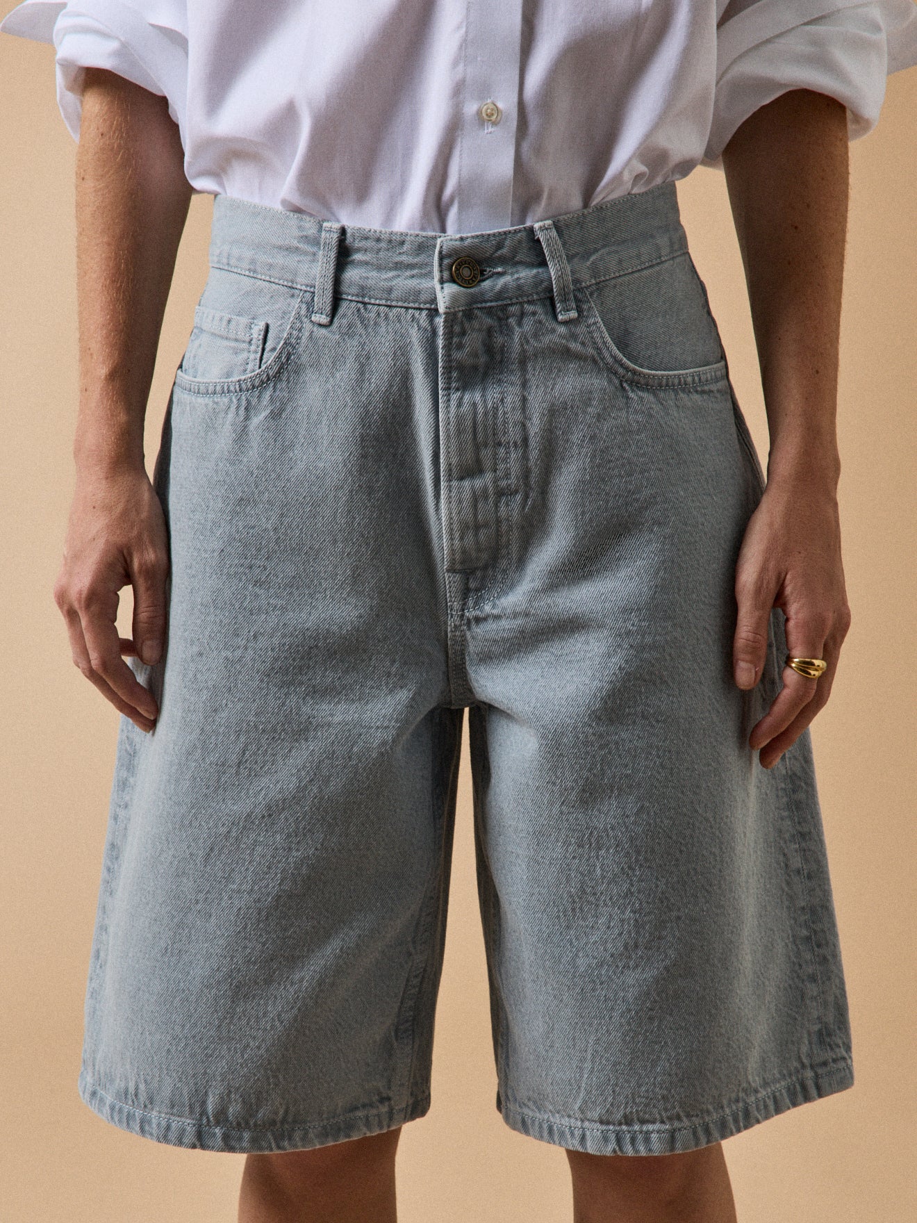 Women's denim Bermuda shorts made with organic cotton