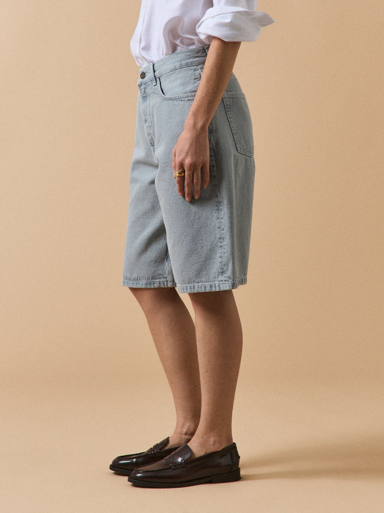 Women's denim Bermuda shorts made with organic cotton