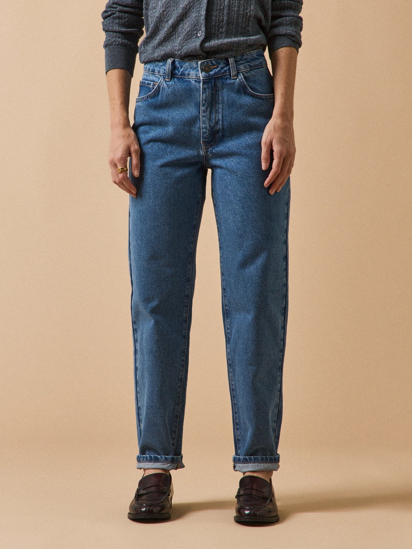 Women's organic cotton Claire Mom jeans with an eco-friendly wash