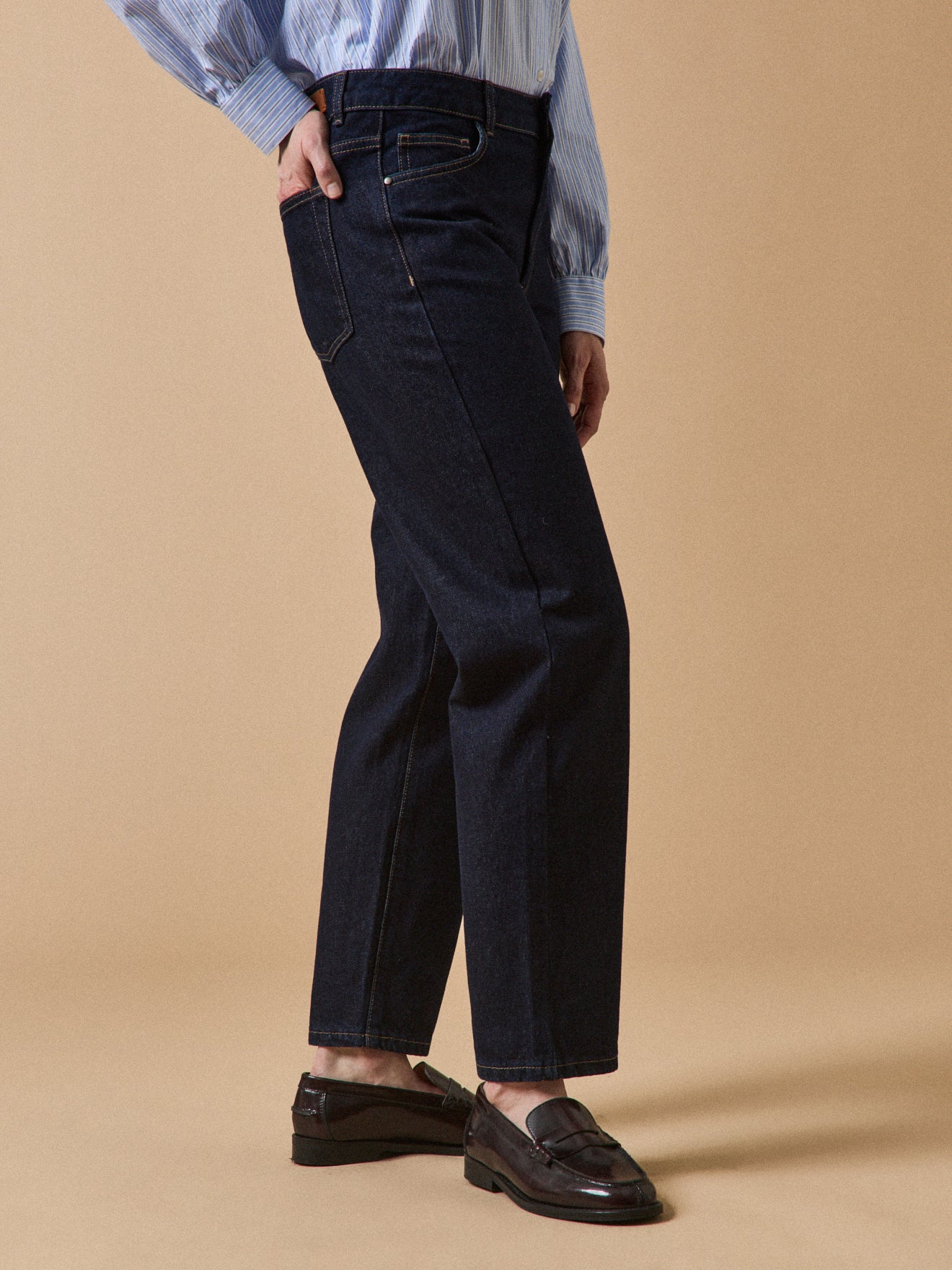 Women's organic cotton Claire Mom jeans with eco-friendly wash