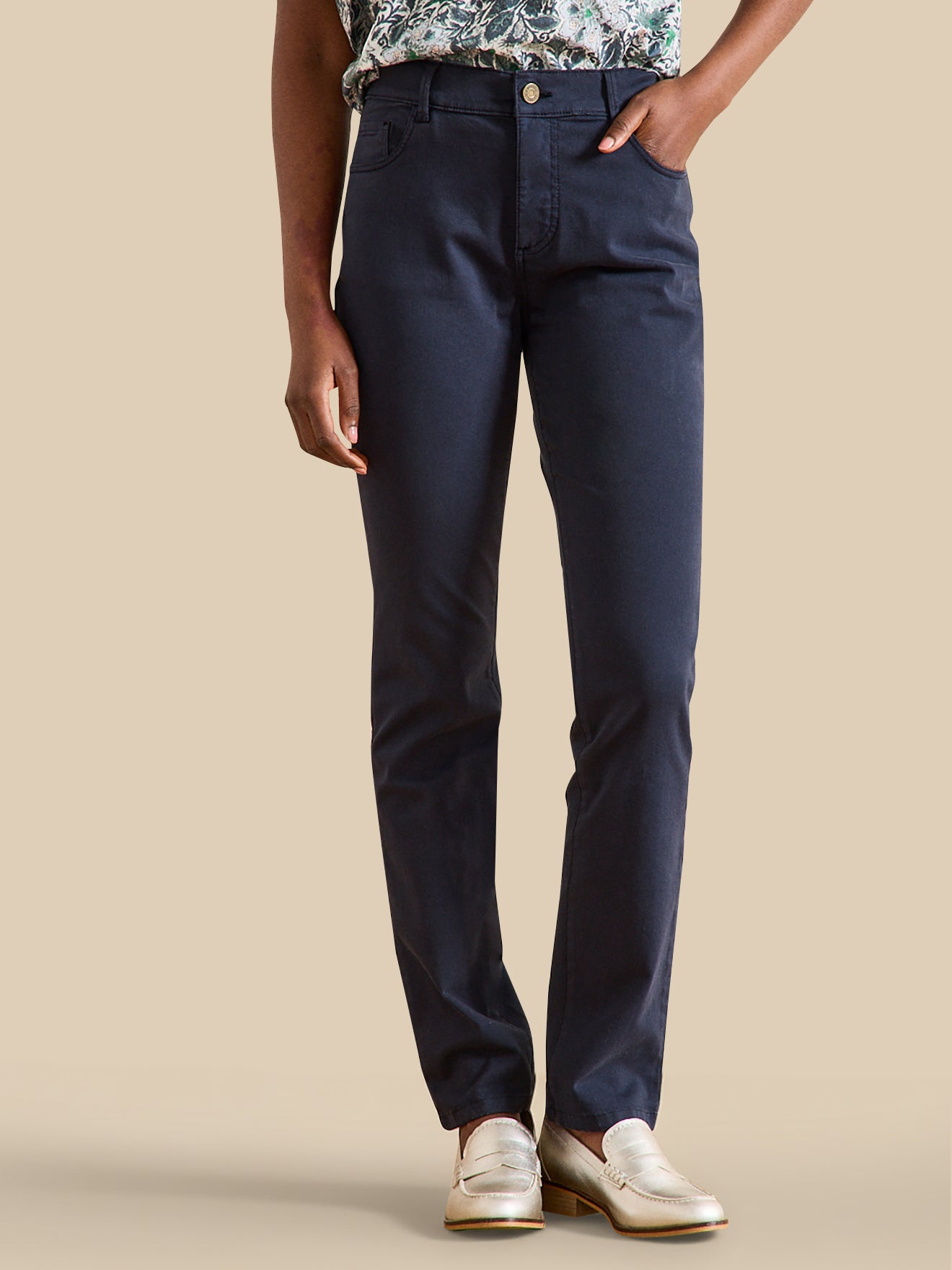 Women's slim-leg colored Chloe trousers