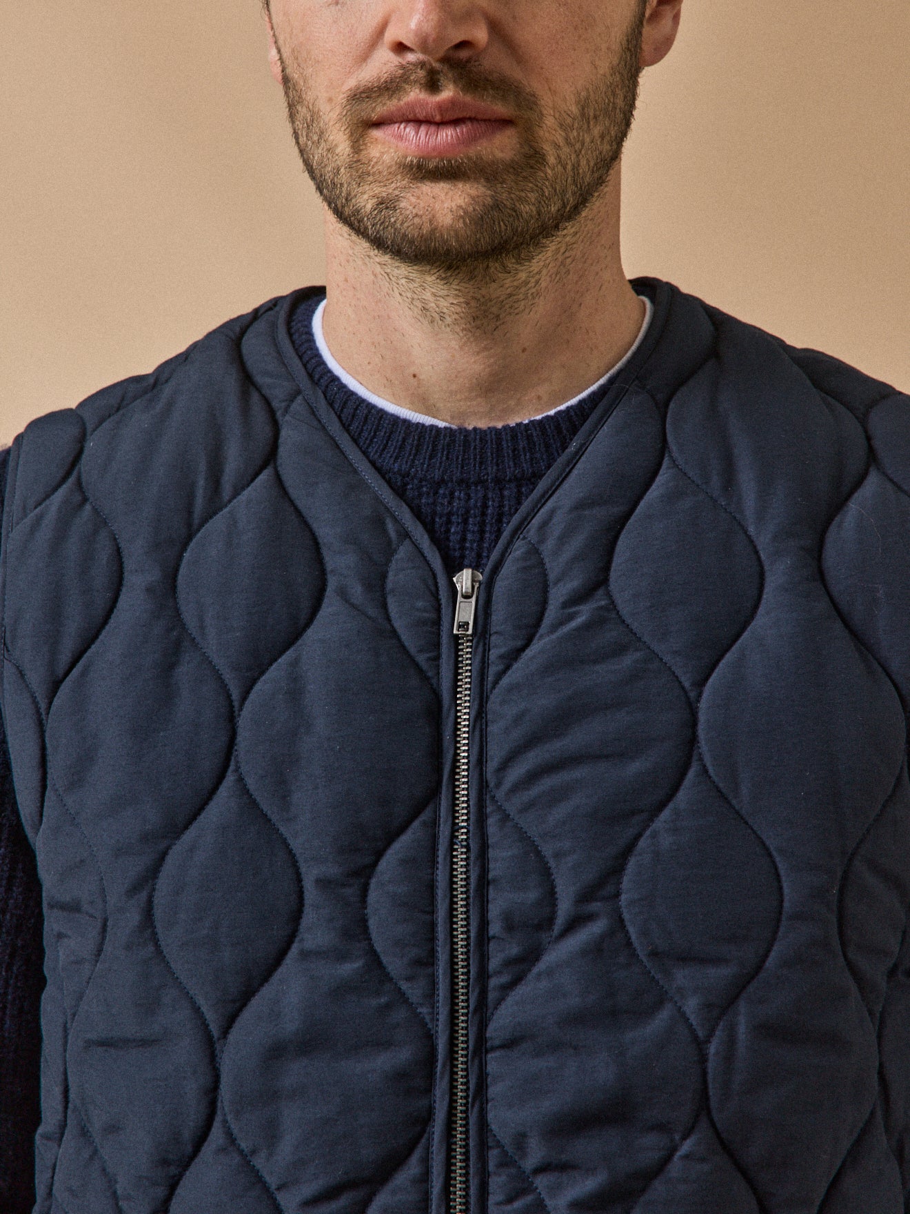 Men's sleeveless quilted zip jacket