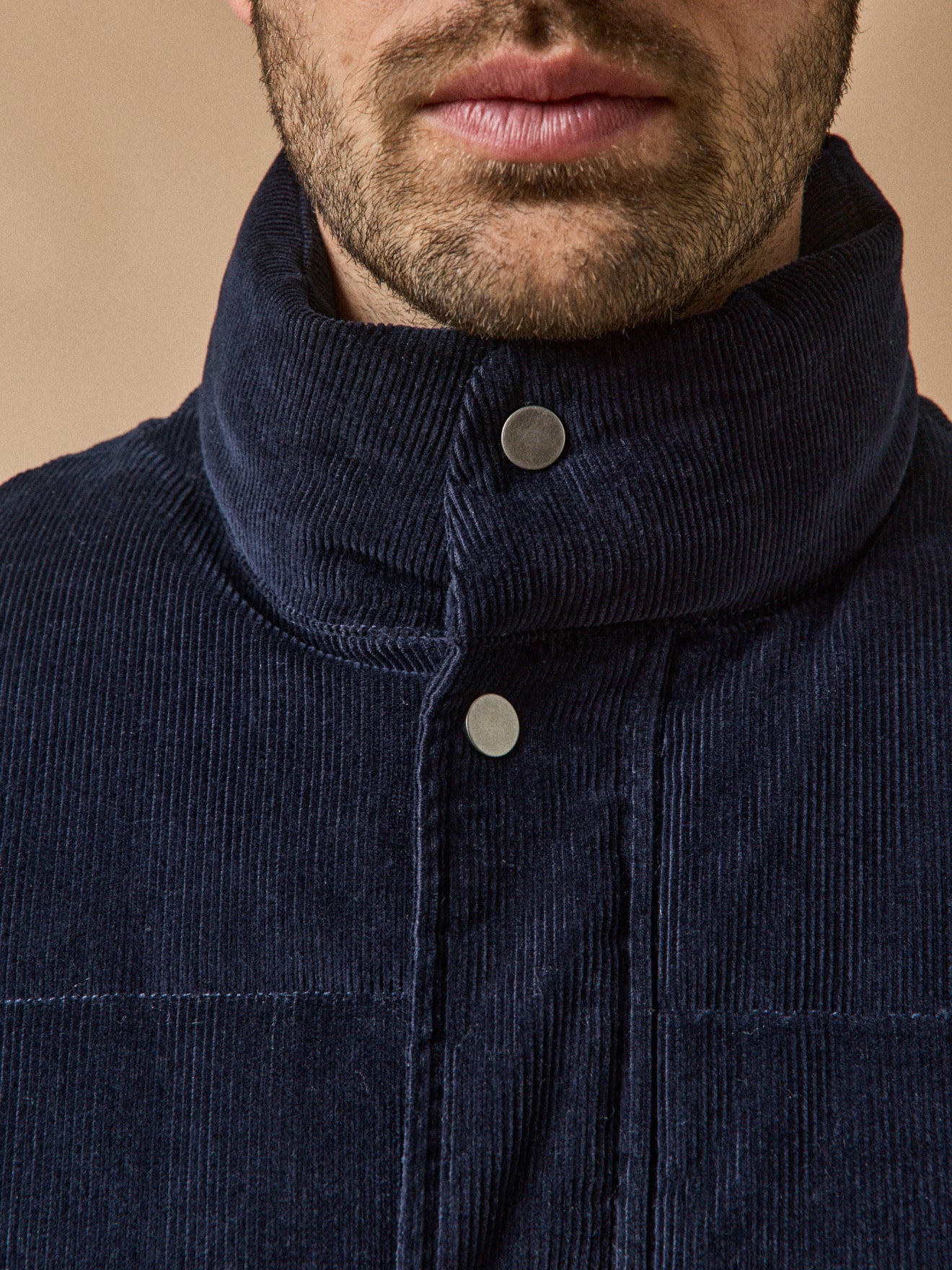 Men's sleeveless, quilted corduroy jacket