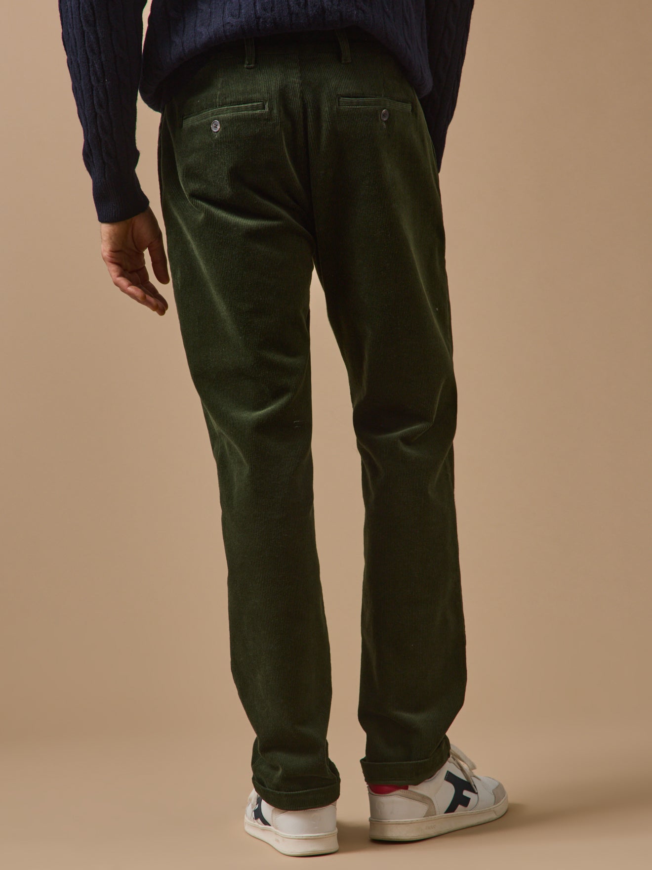 Men's regular fit corduroy chinos