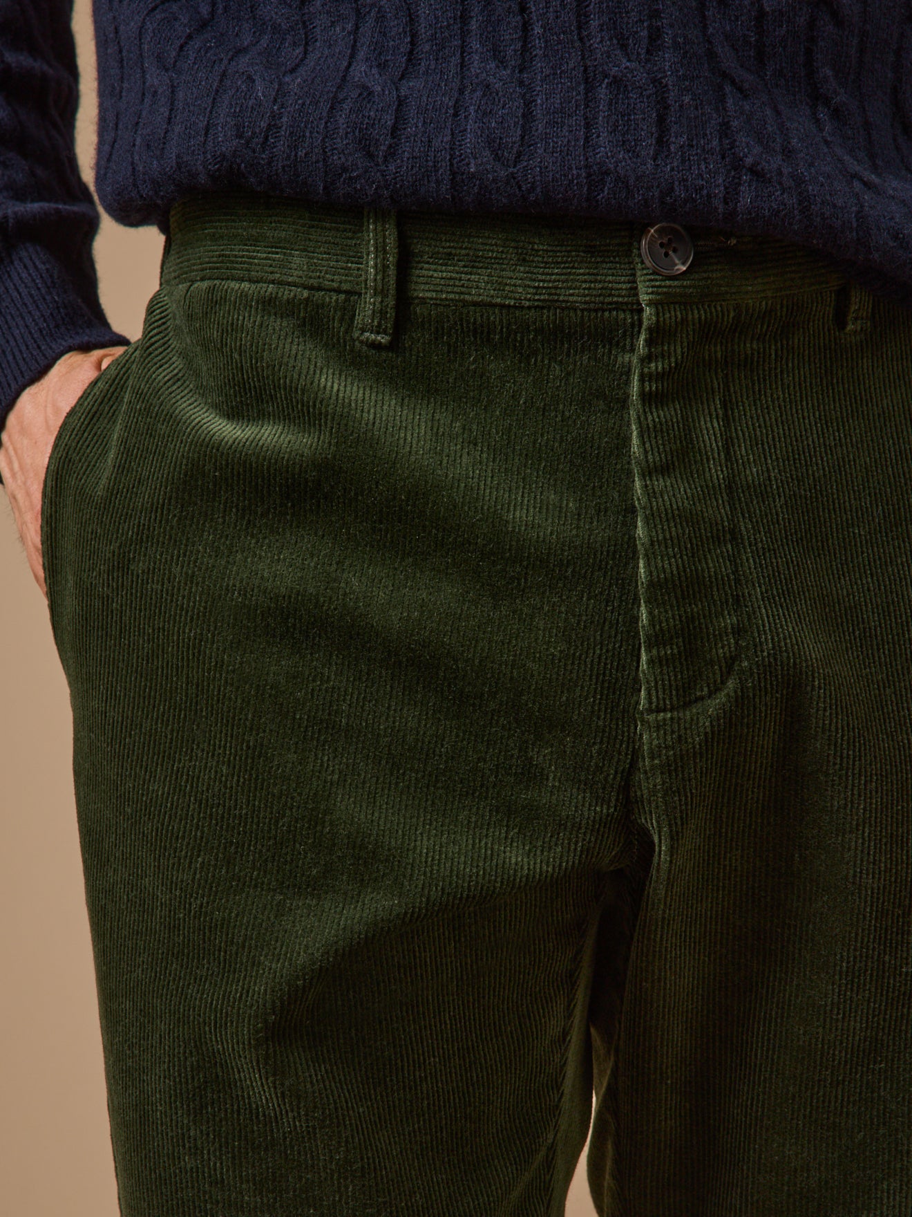 Men's regular fit corduroy chinos