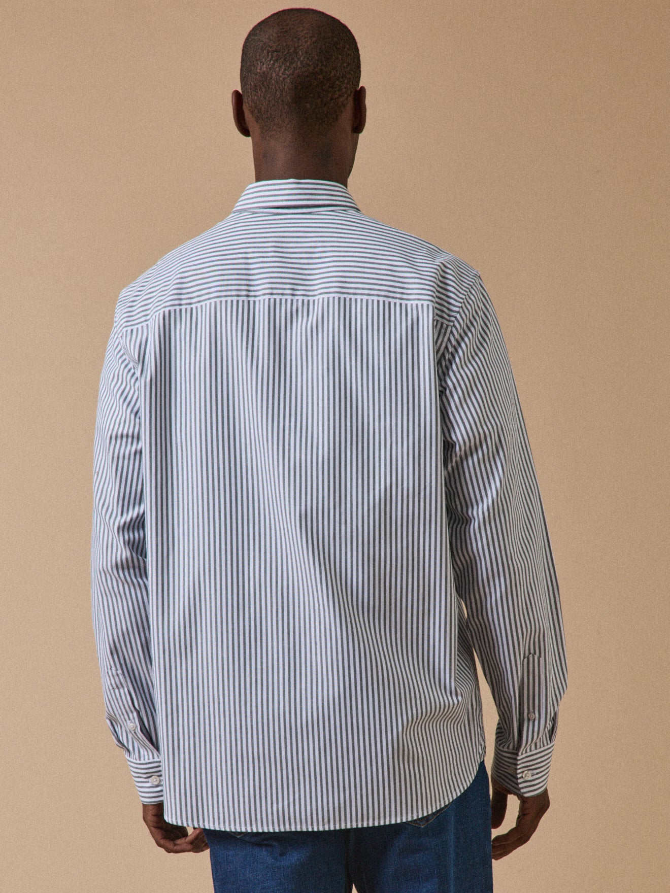 Men's contemporary striped shirt