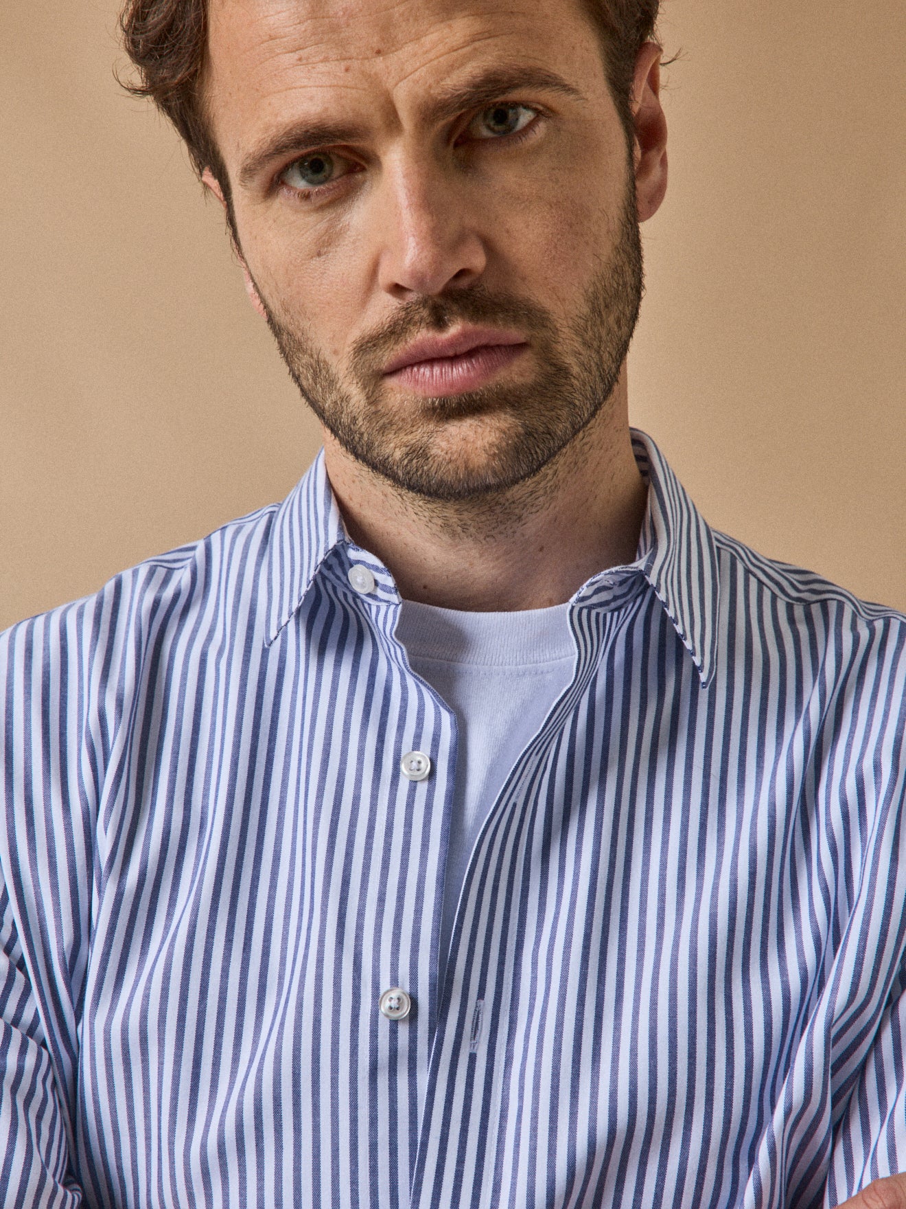 Men's contemporary striped shirt