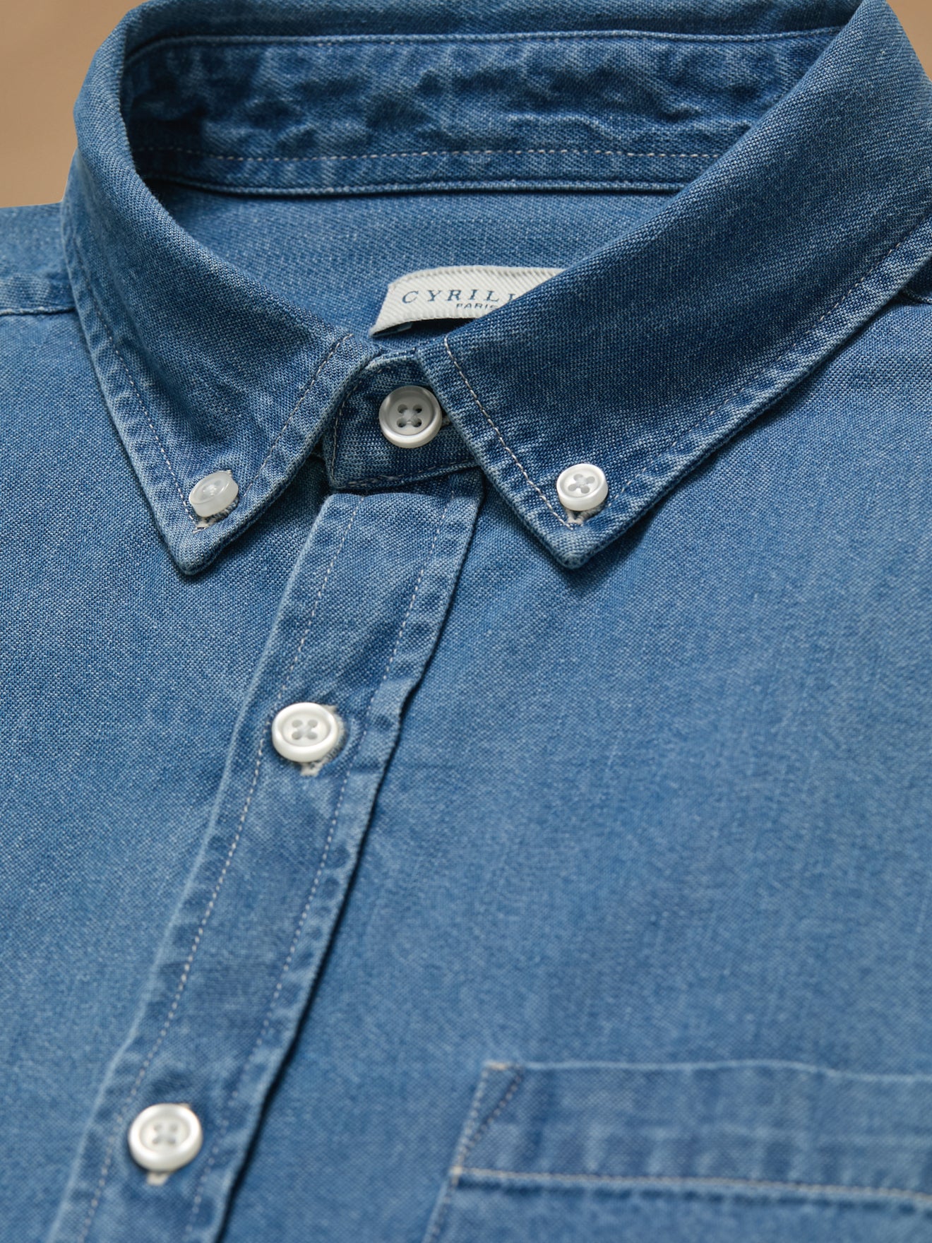 Chemise en jean homme coupe contemporaine