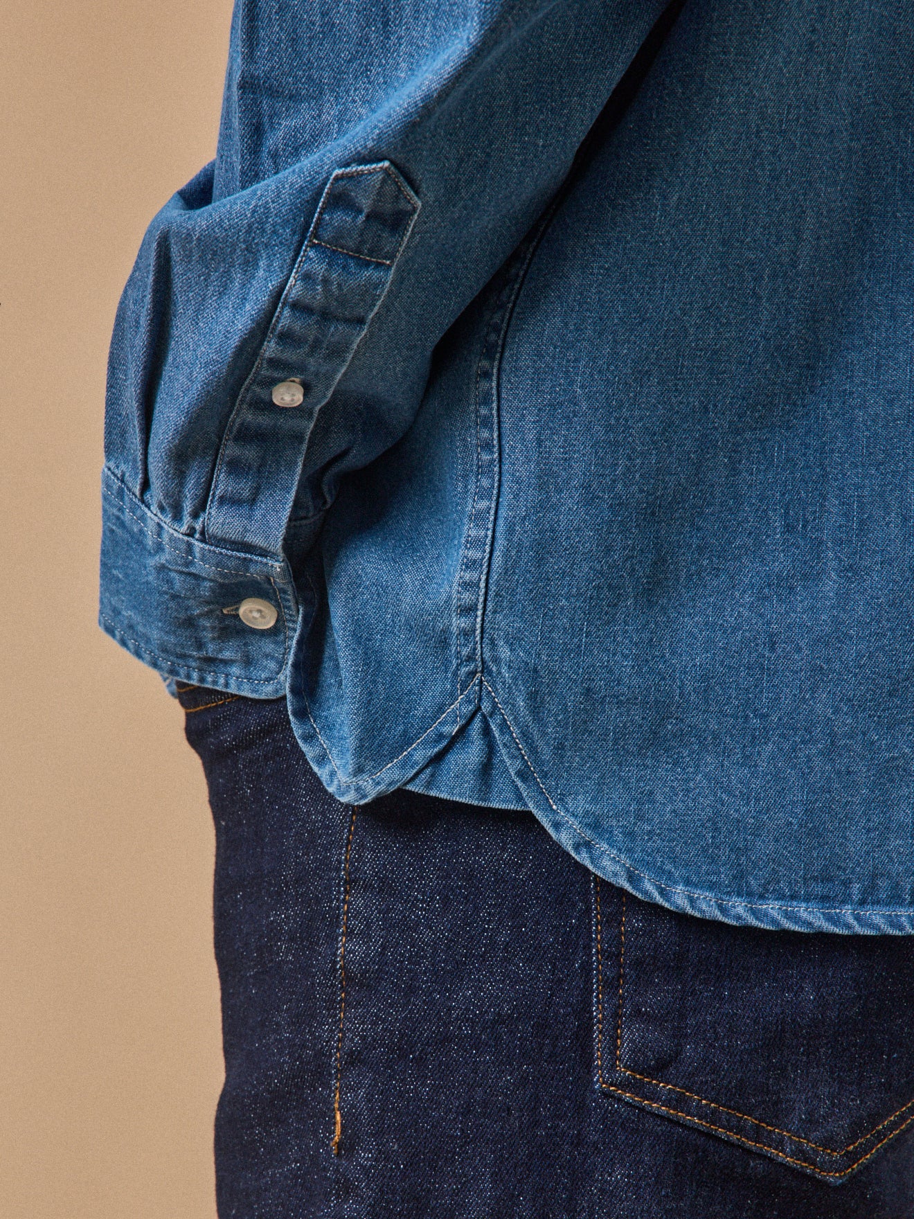 Chemise en jean homme coupe contemporaine