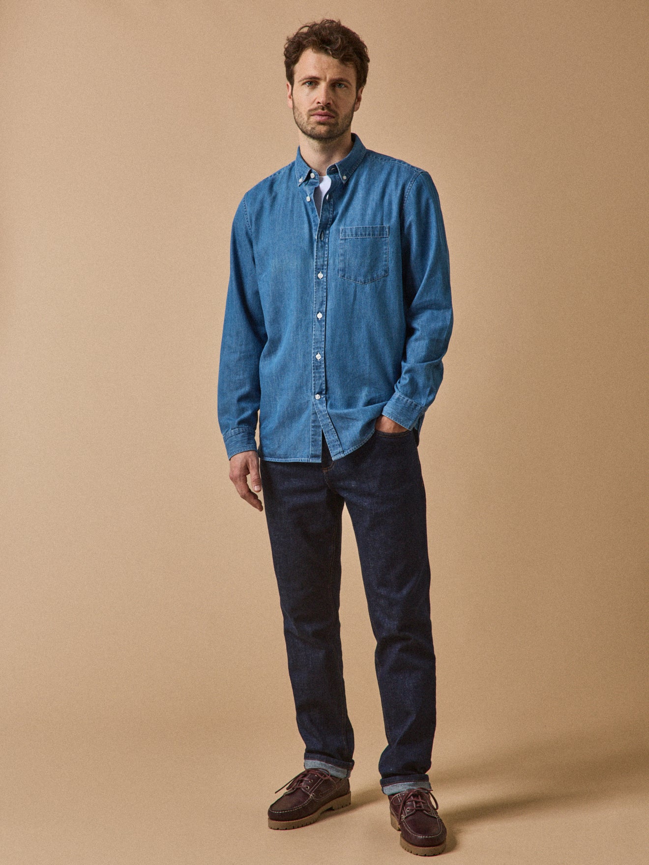 Chemise en jean homme coupe contemporaine