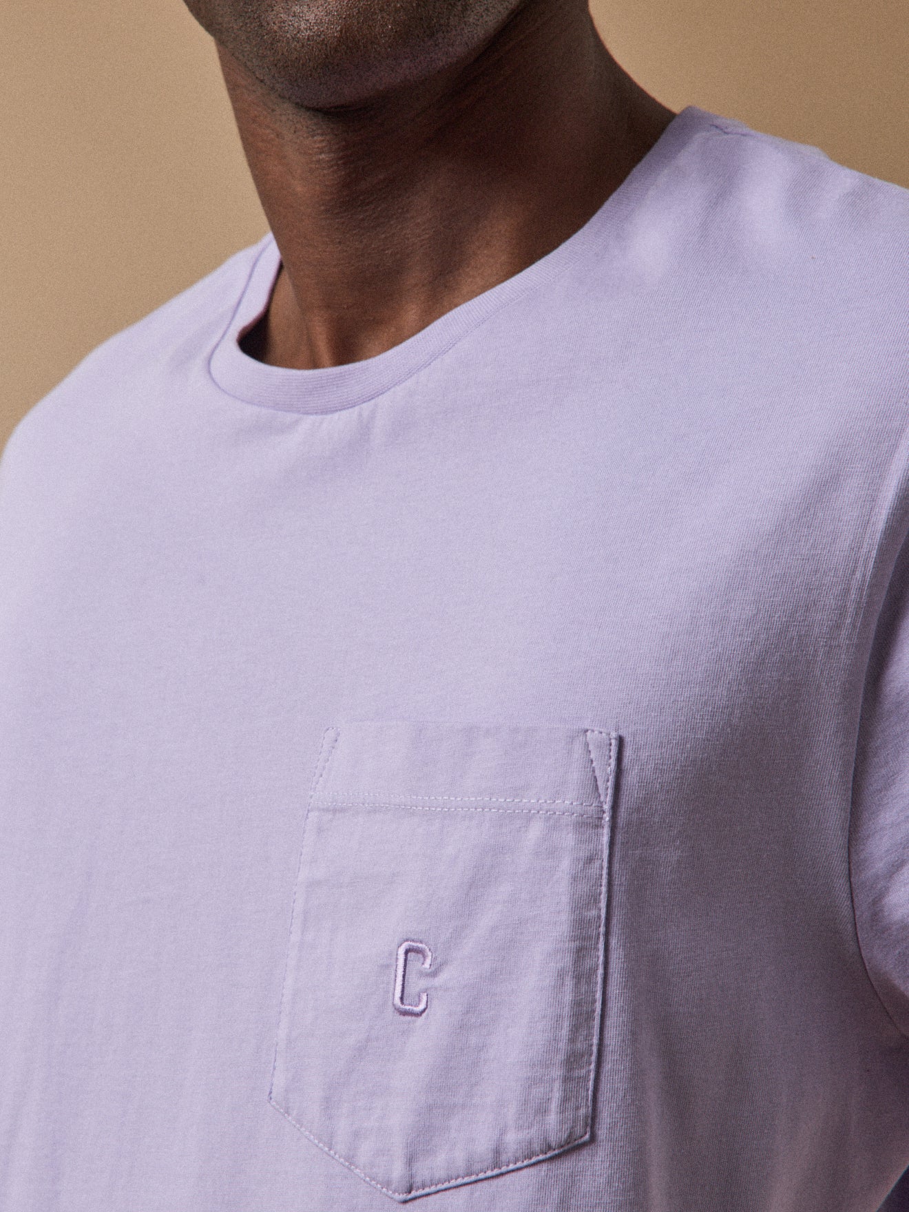 Men's plain embroidered T-shirt made with organic cotton