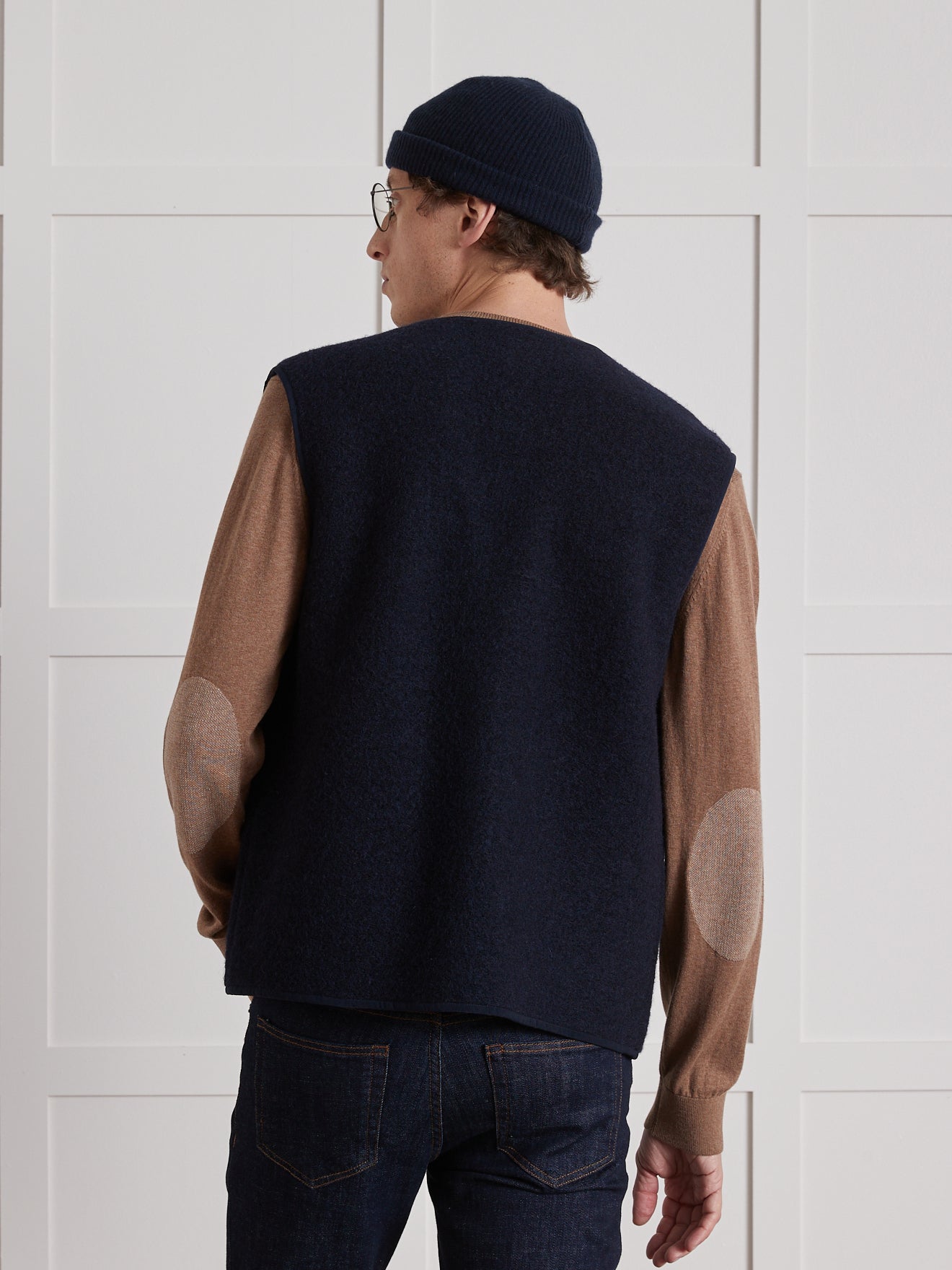 Men's sleeveless zip sweater