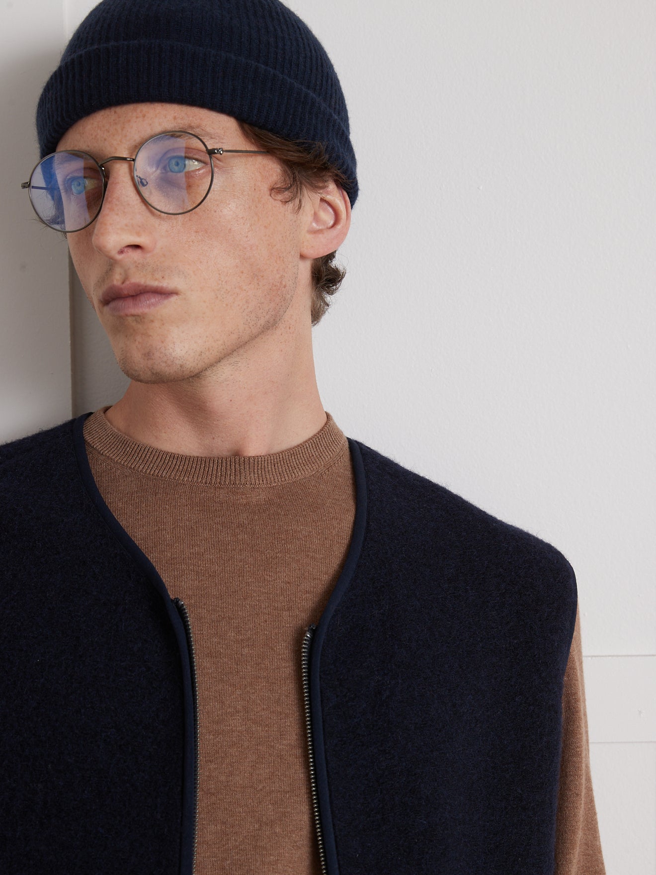 Men's sleeveless zip sweater