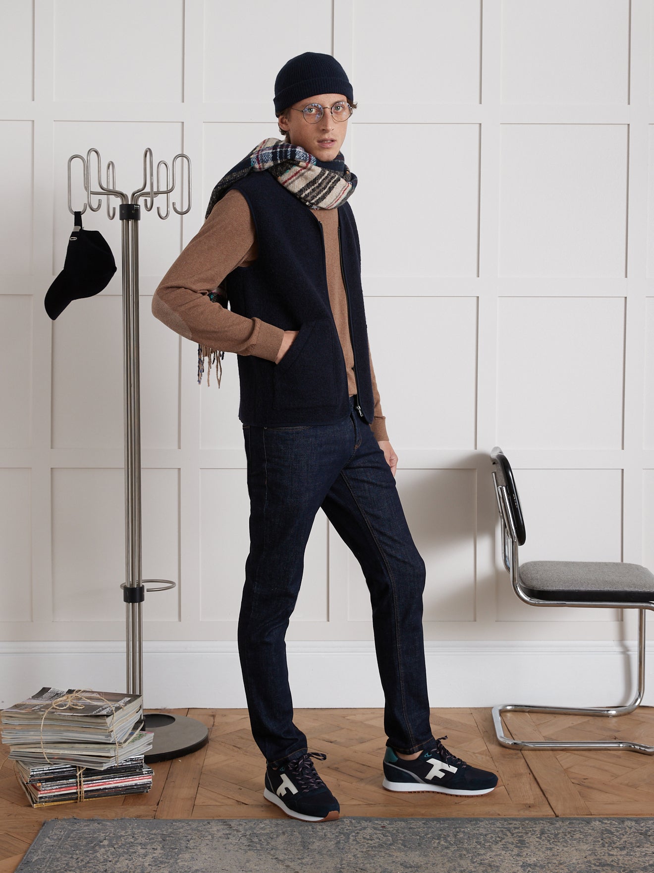 Men's sleeveless zip sweater