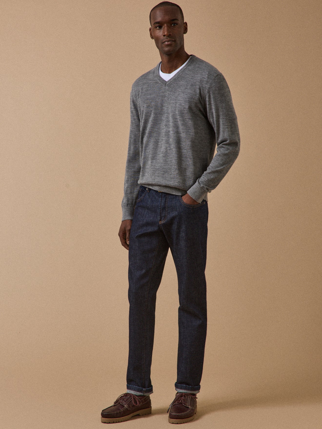 Men's lightweight merino wool sweater with V-neckline