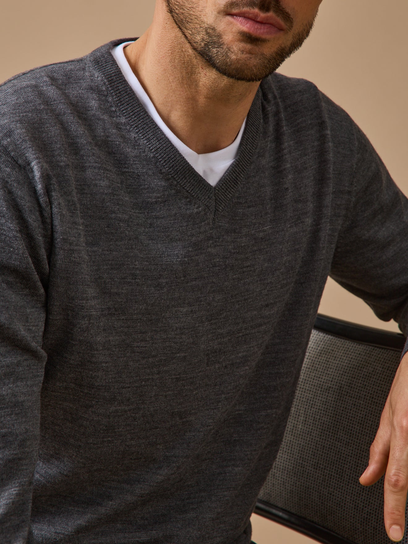 Men's lightweight merino wool sweater with V-neckline