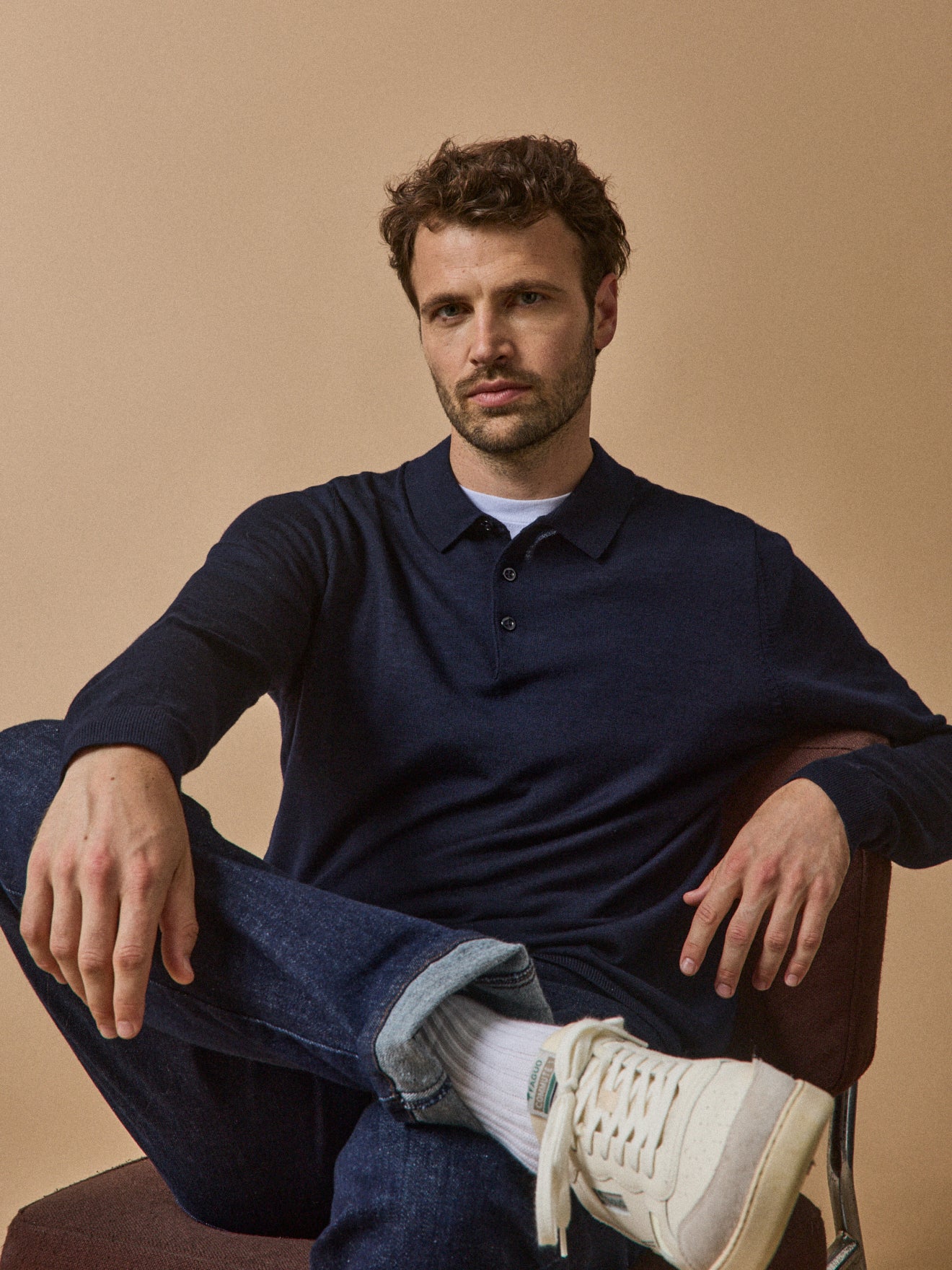 Men's lightweight merino wool sweater with polo shirt collar