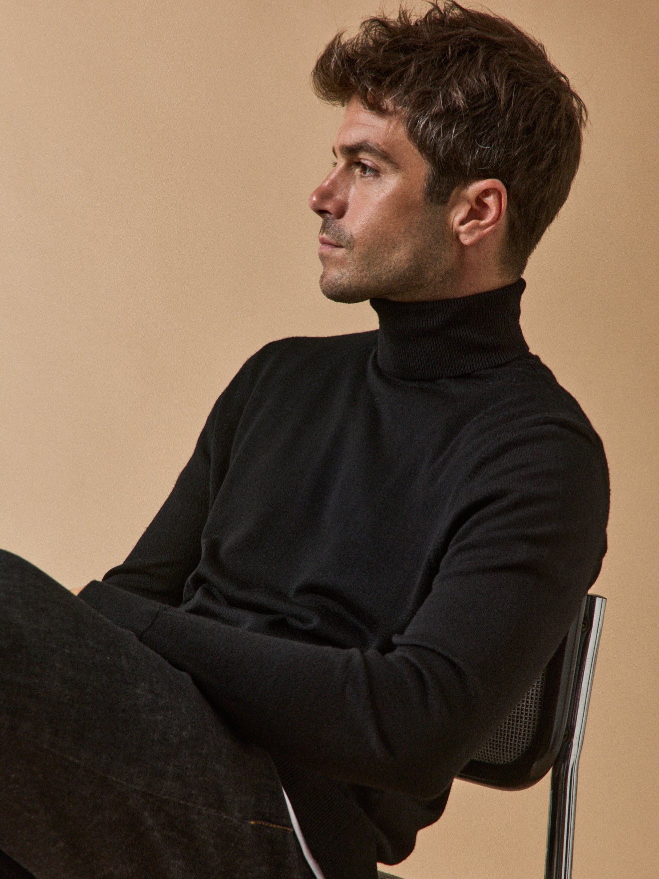 Pull fin col roulé laine mérinos homme