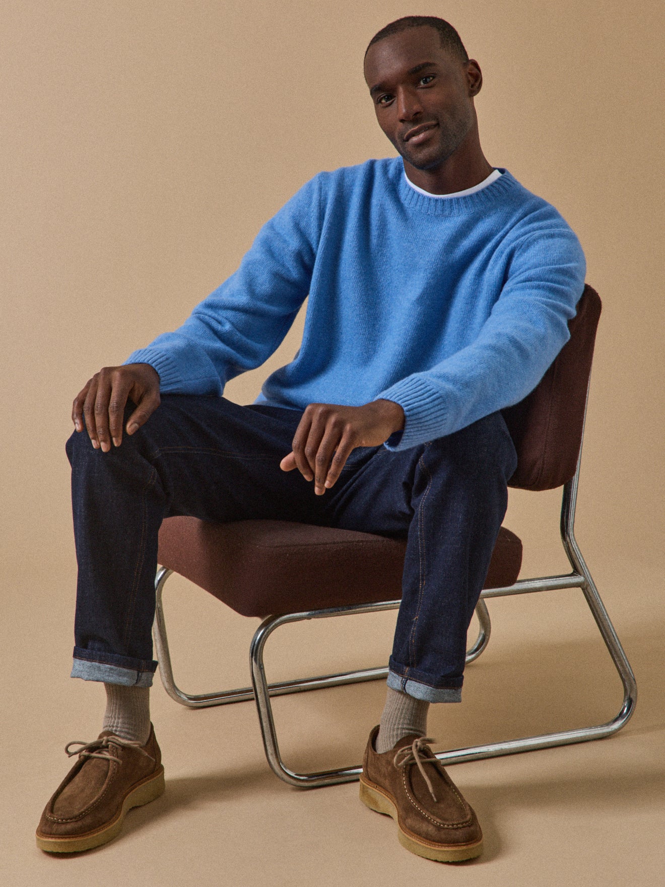 Men's wool blend sweater with round neckline