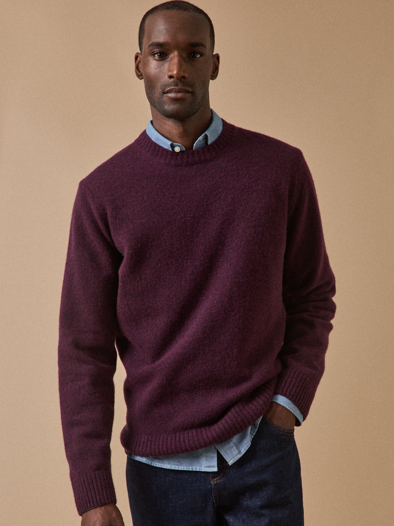 Men's wool blend sweater with round neckline