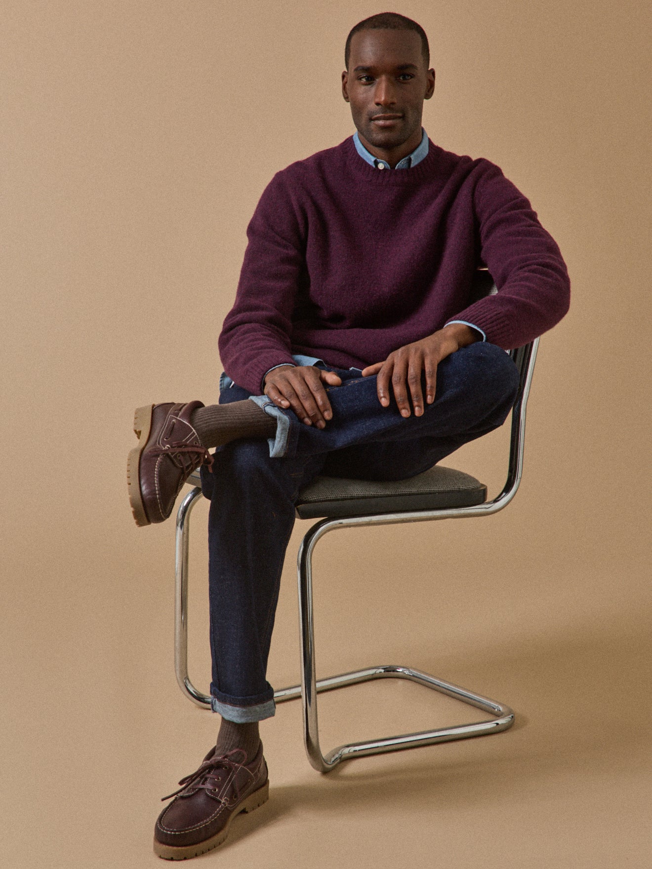 Men's wool blend sweater with round neckline