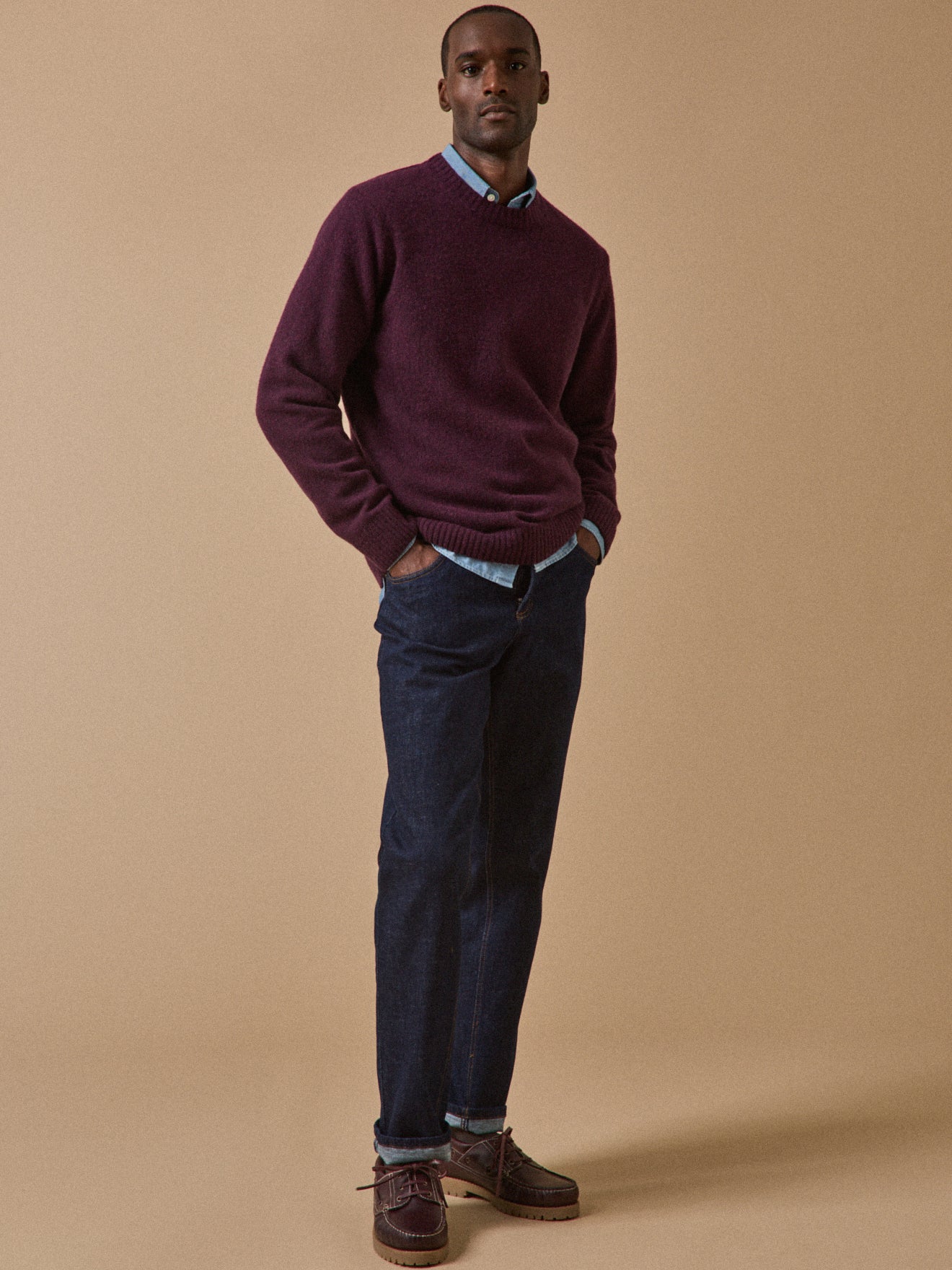 Men's wool blend sweater with round neckline