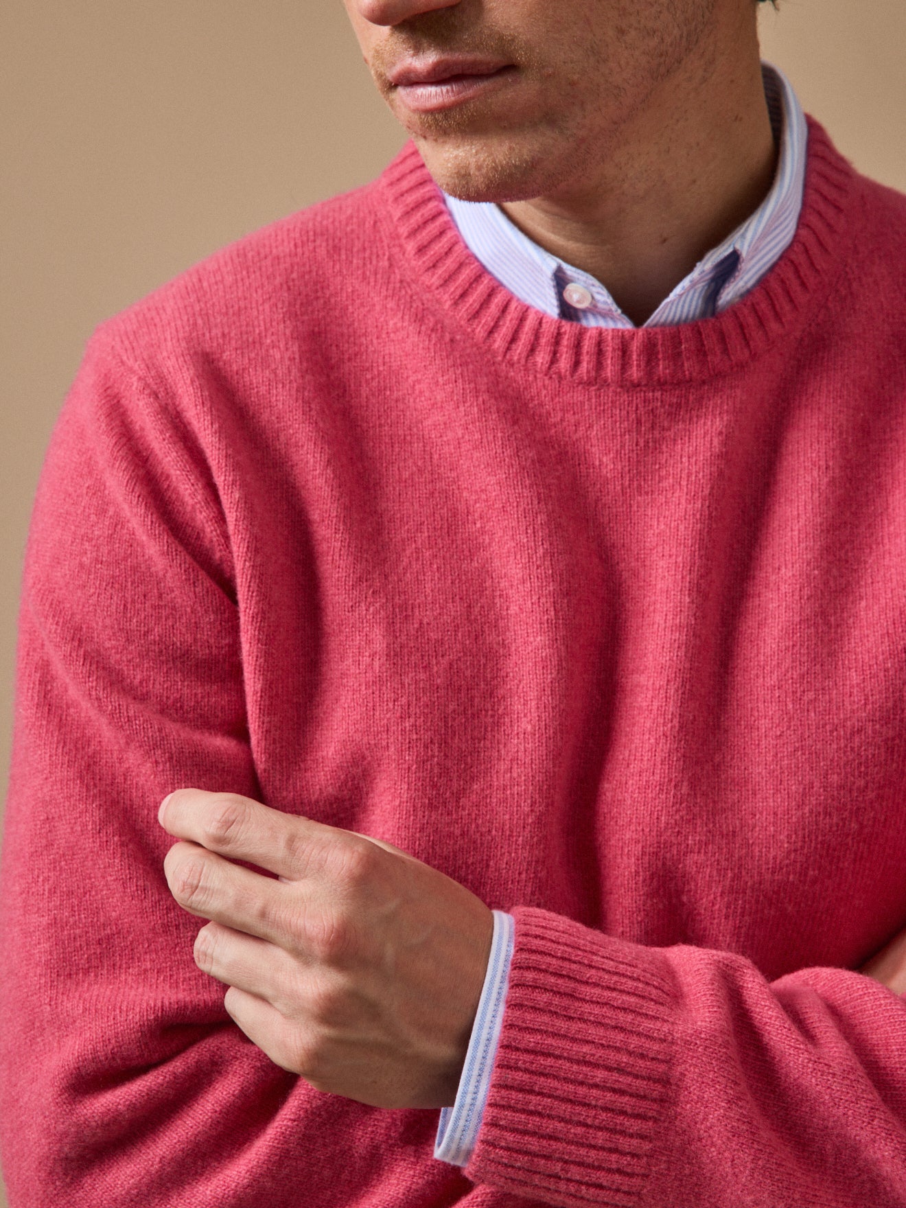 Men's wool blend sweater with round neckline