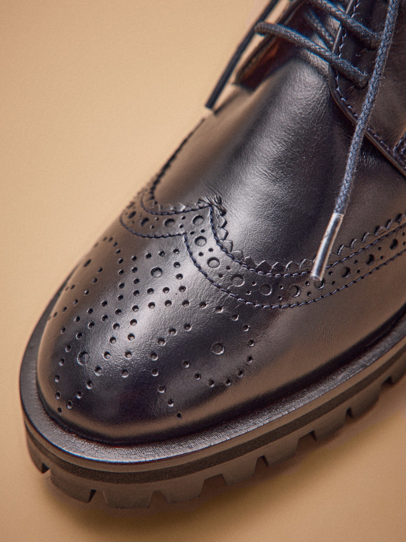 Women's leather punchhole-toe lace-up Derby shoes