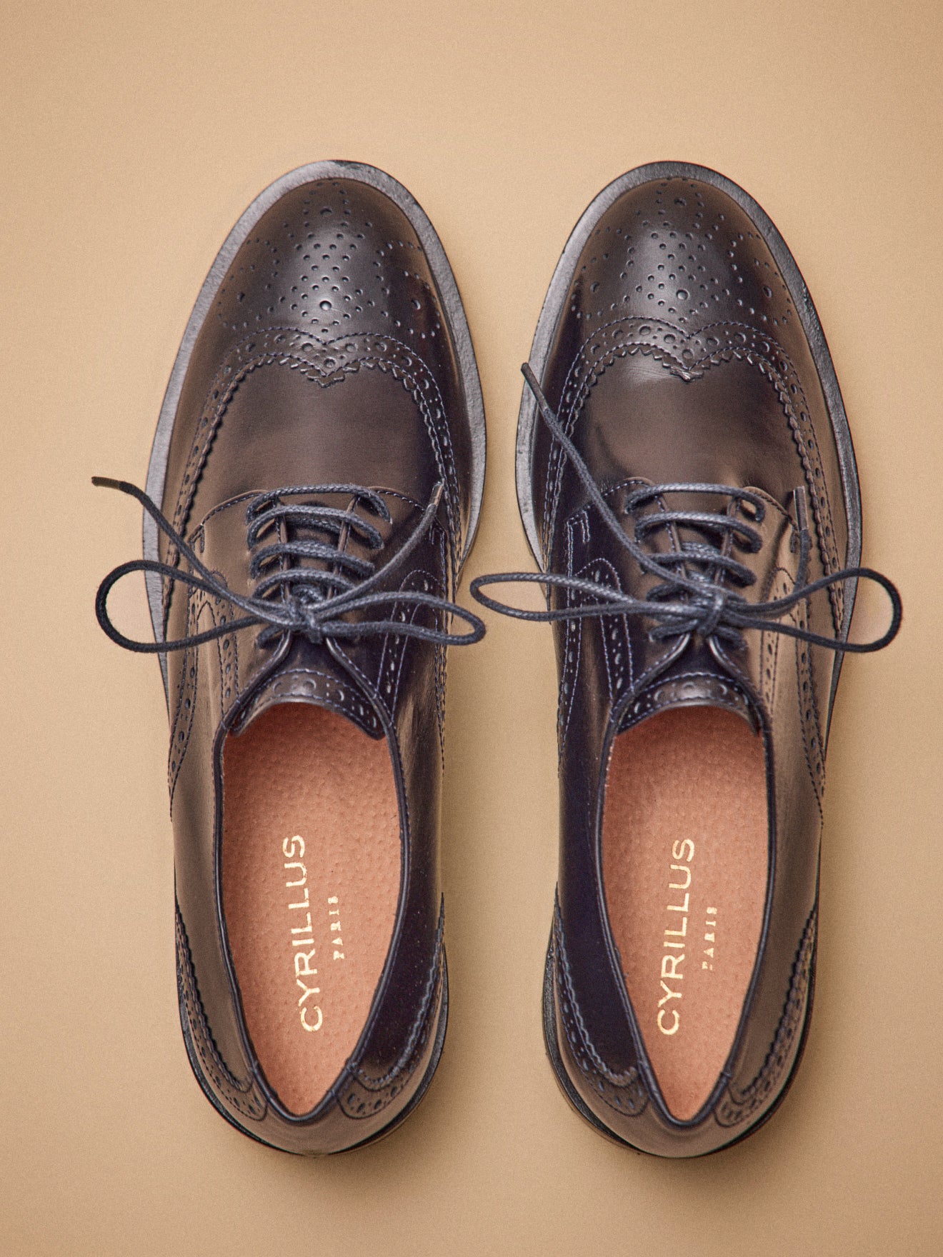 Women's leather punchhole-toe lace-up Derby shoes