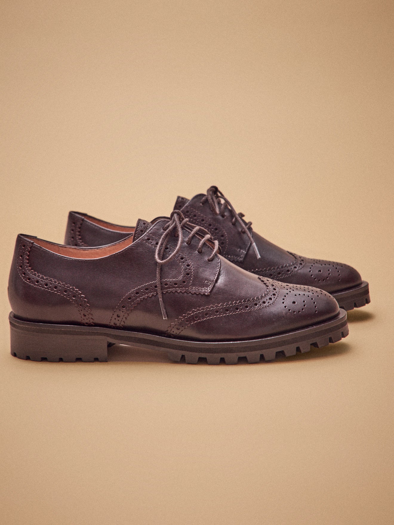 Women's leather punchhole-toe lace-up Derby shoes