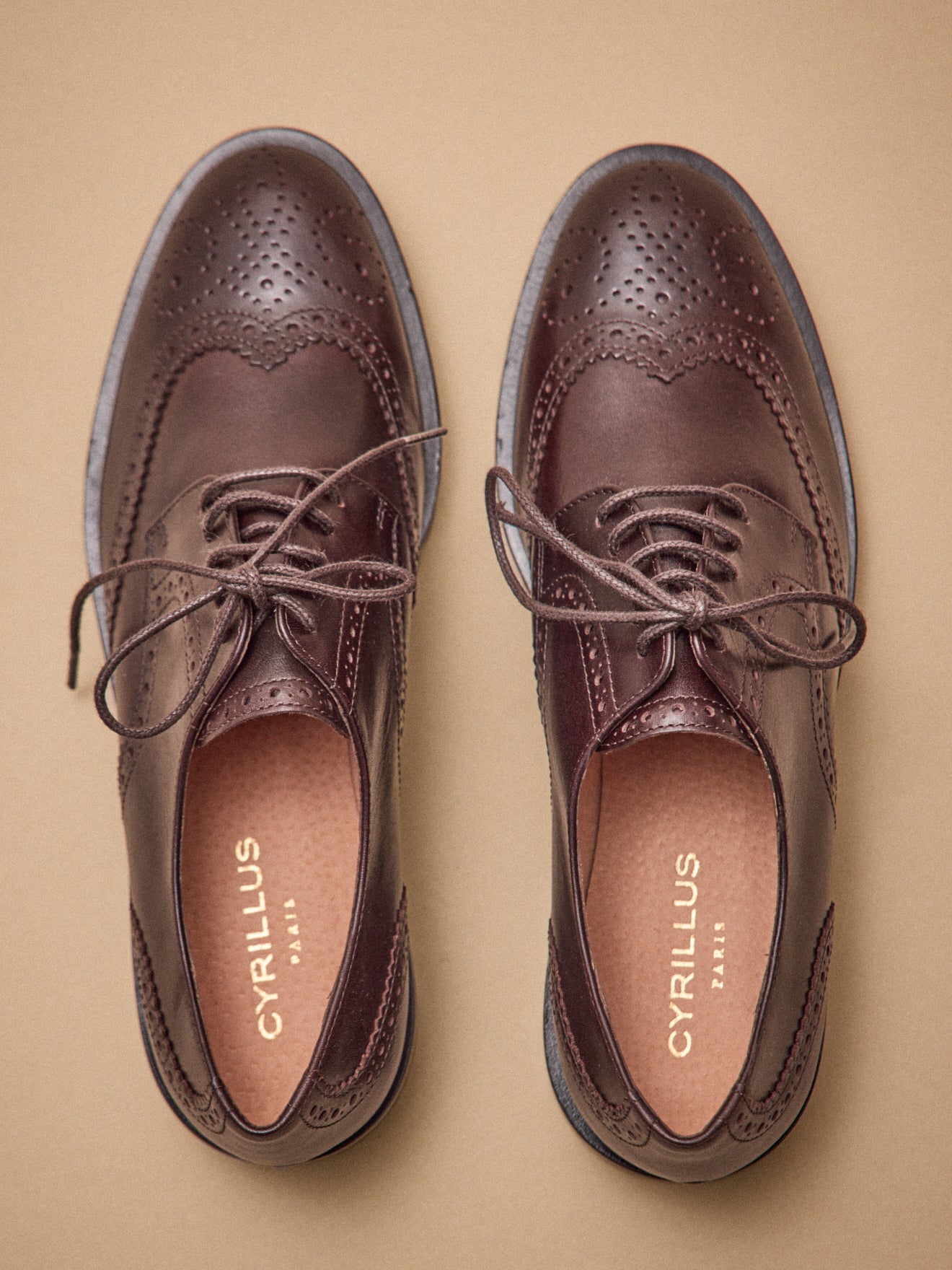 Women's leather punchhole-toe lace-up Derby shoes