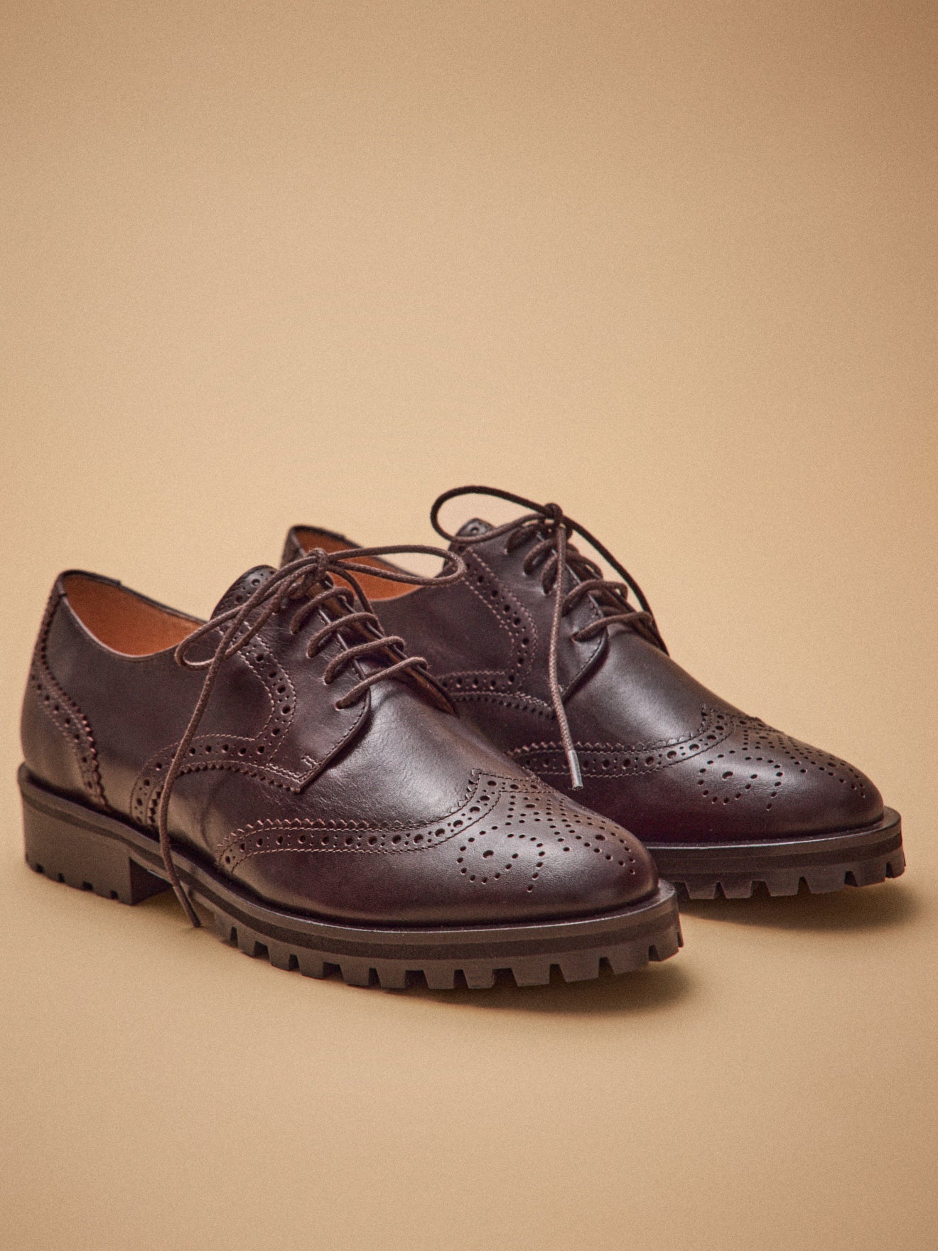 Women's leather punchhole-toe lace-up Derby shoes
