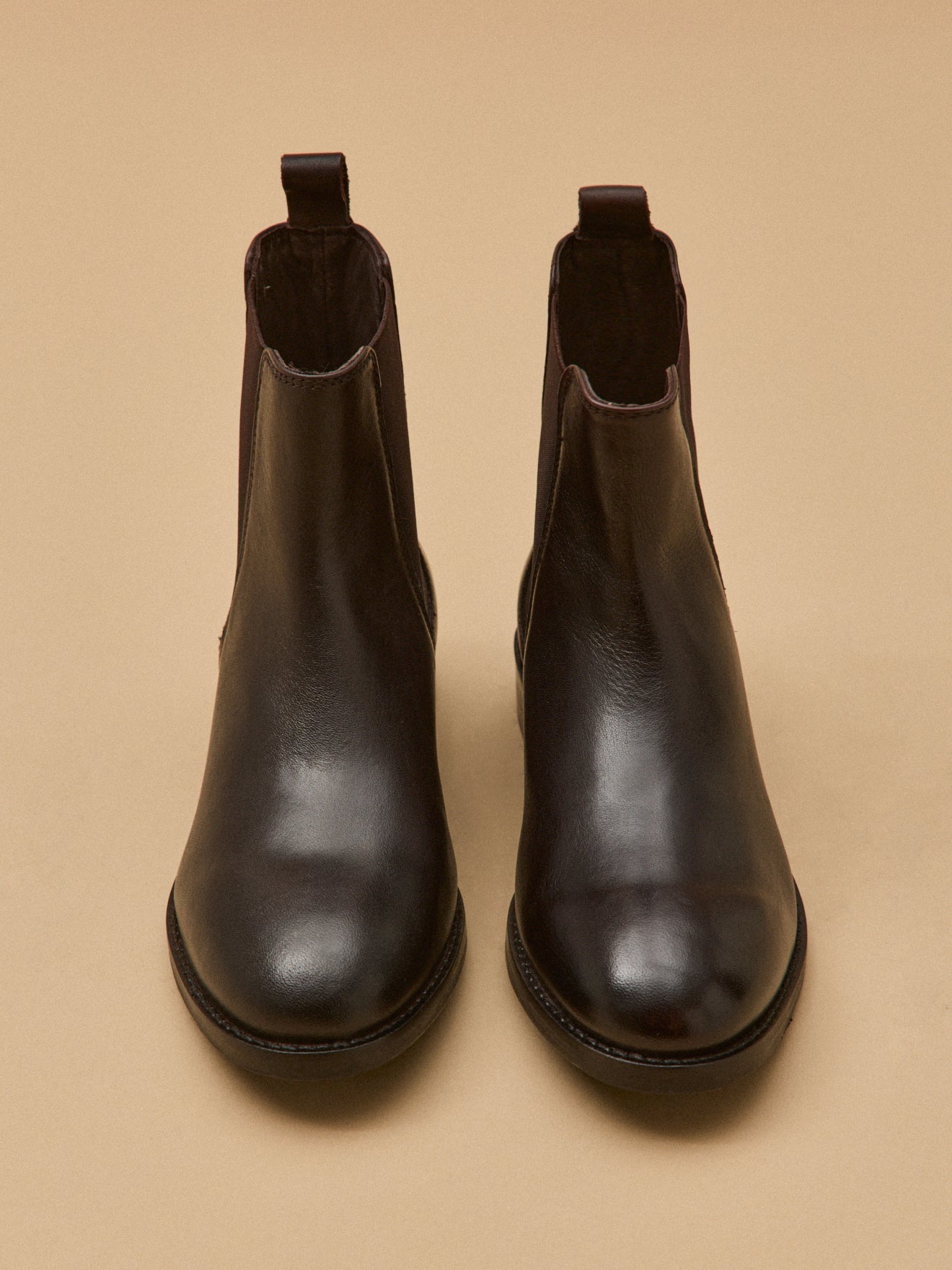 Women's leather Chelsea boots