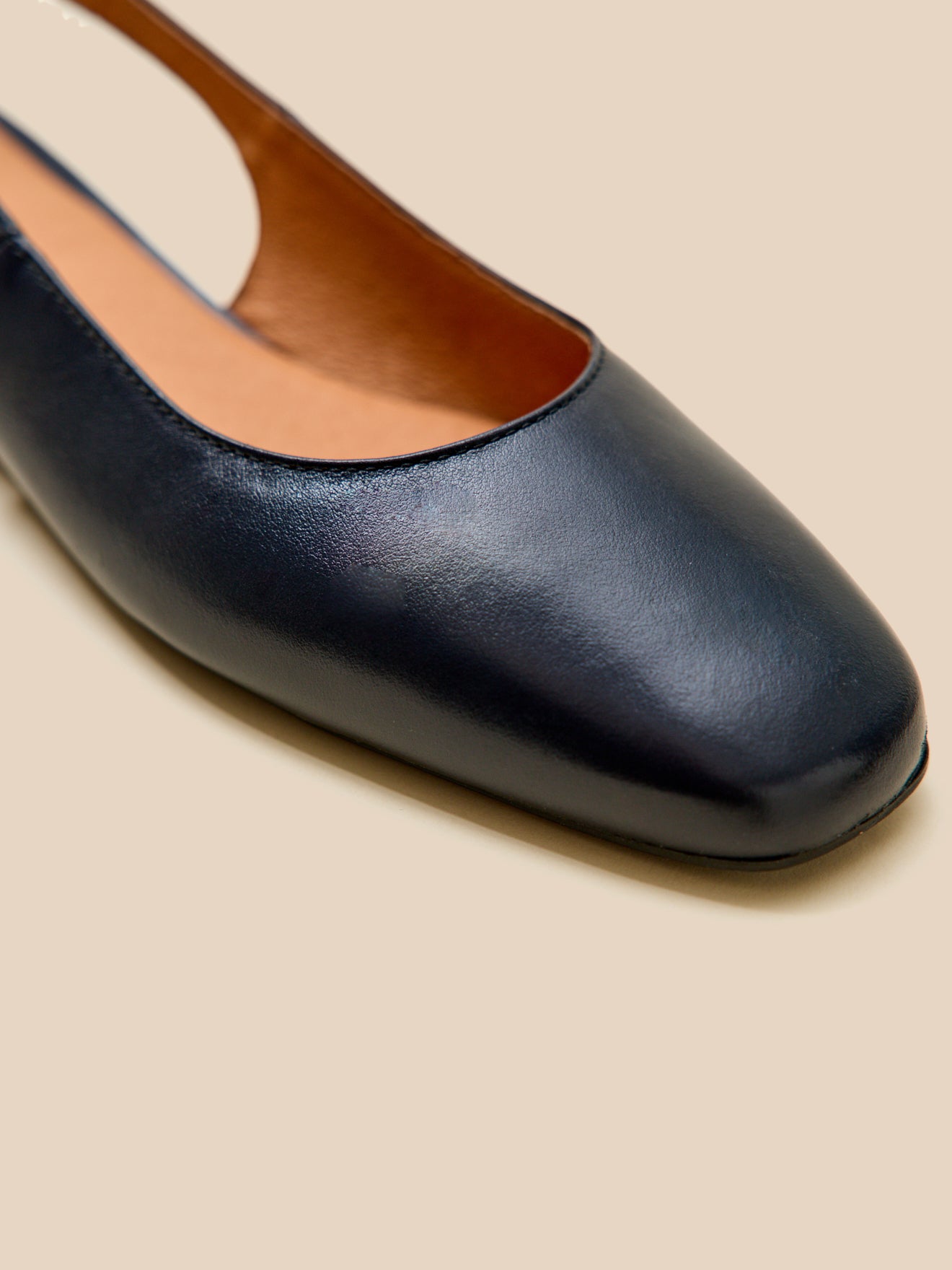 Women's slingback leather ballet flats
