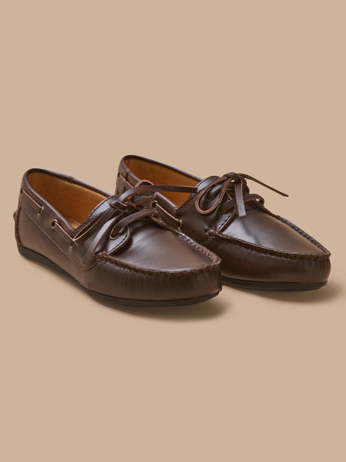 Women's leather deck shoes