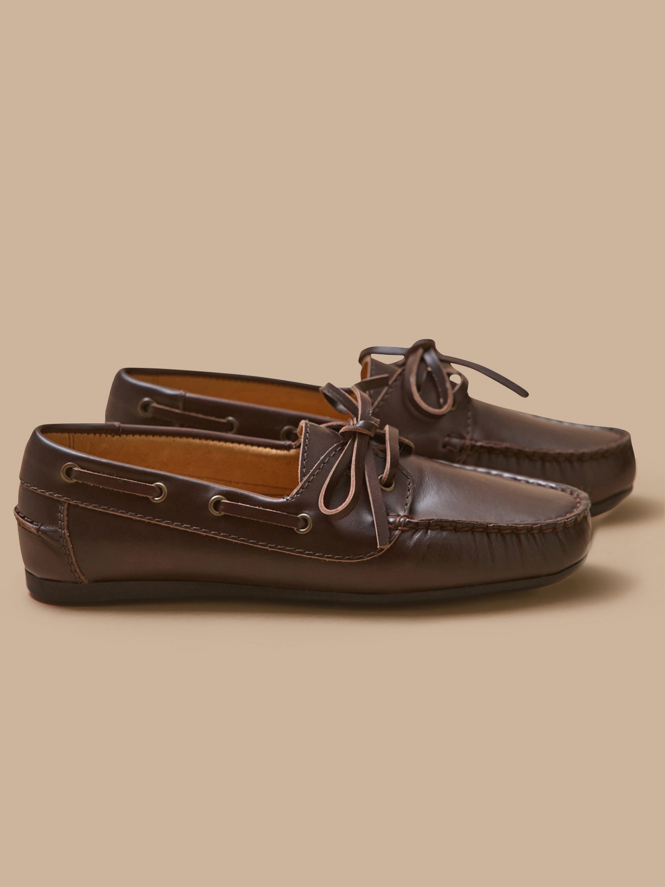 Women's leather deck shoes