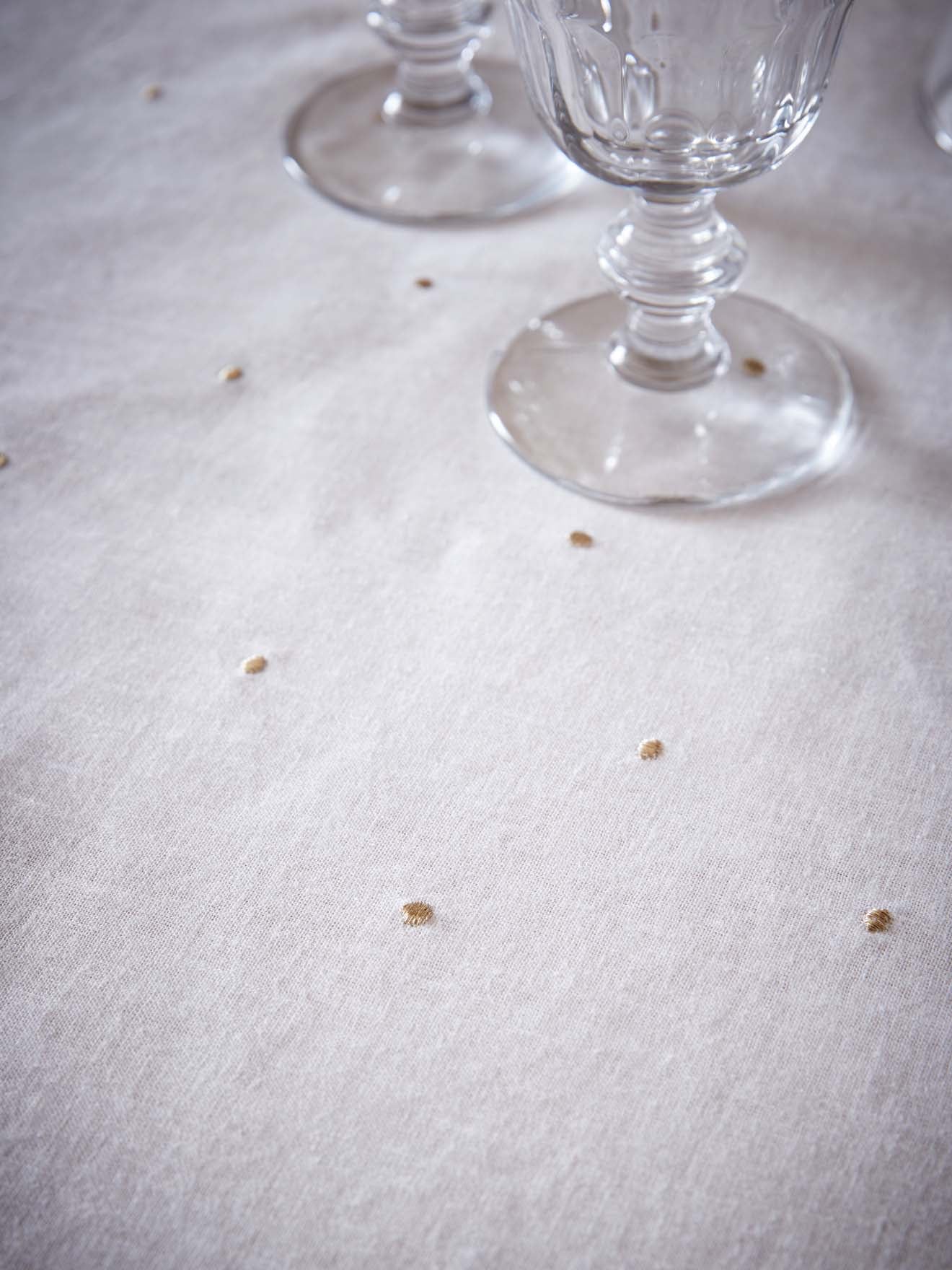 Serviette de table à pois dorés en coton tramé aspect lin par lot de 4