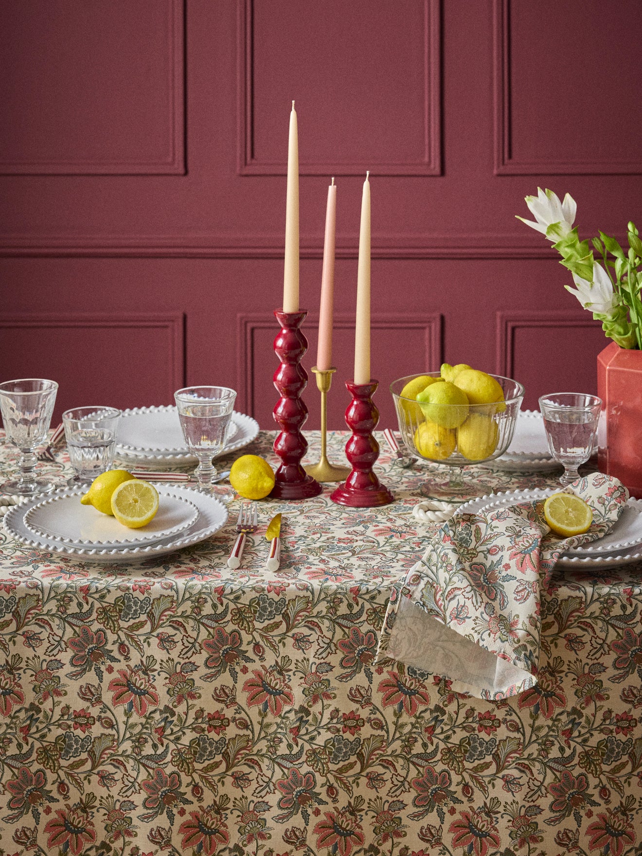 Augustine tablecloth in linen-look wefted cotton