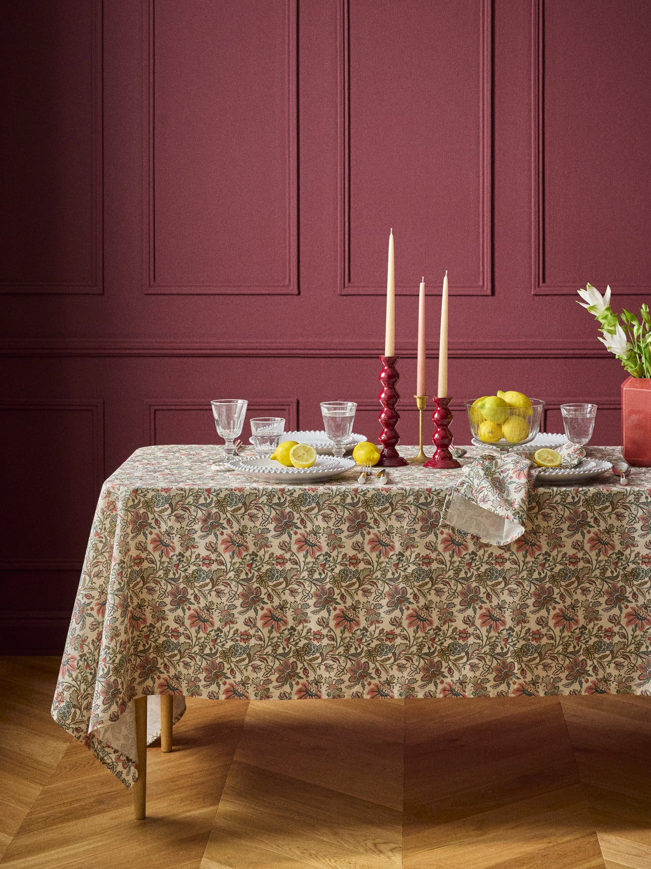 Augustine tablecloth in linen-look wefted cotton