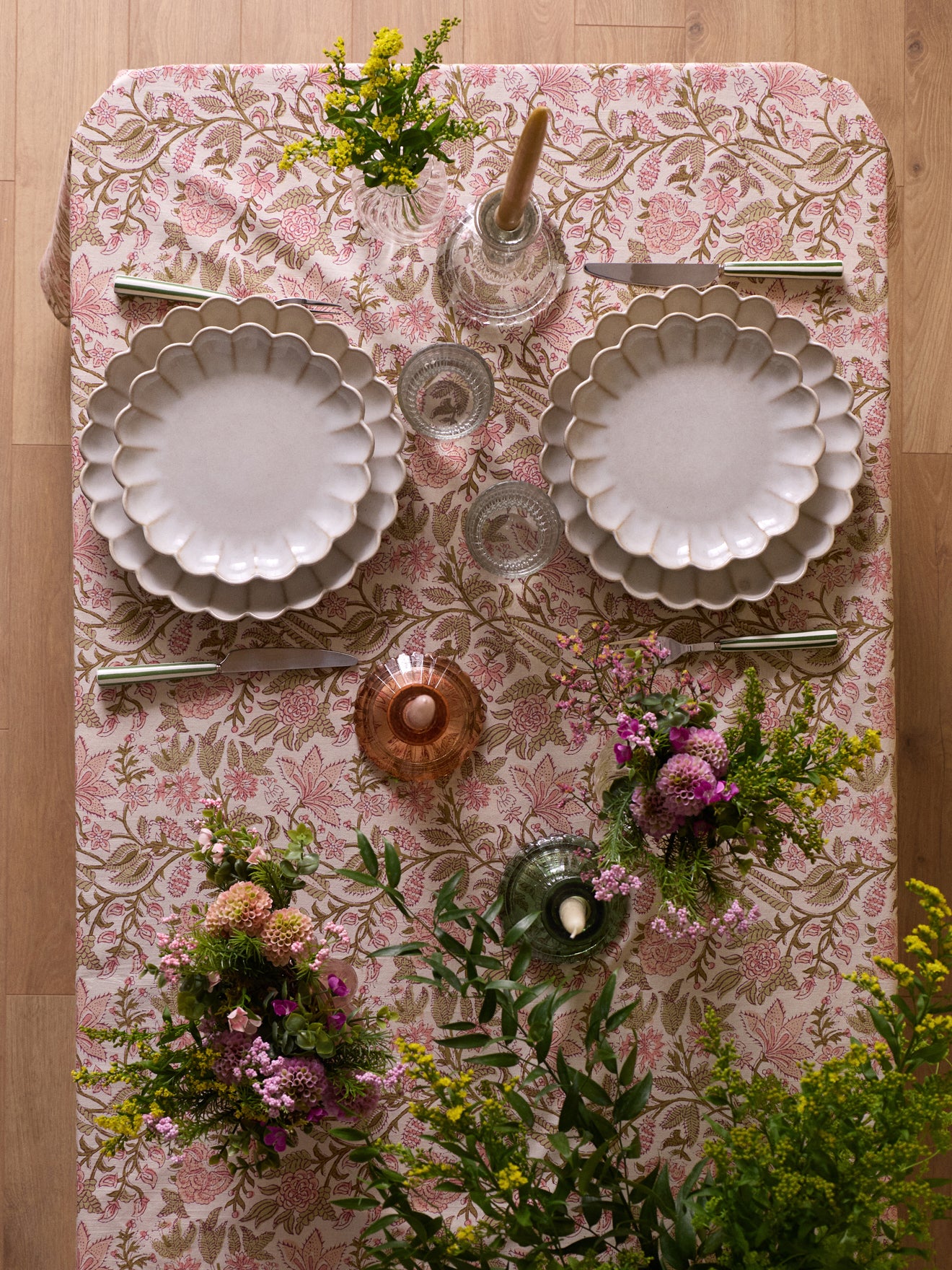 Indian Rosa-print tablecloth