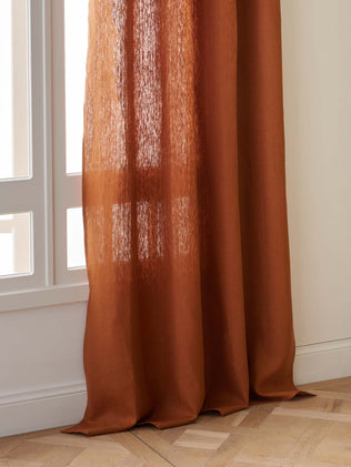 Linen curtain with eyelets