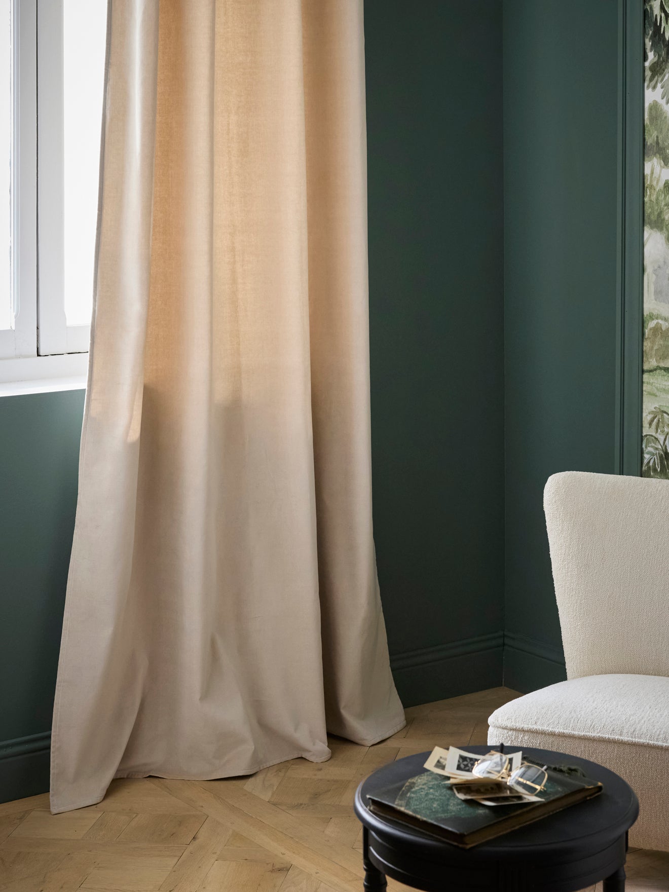 Velour curtain with header tape