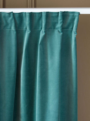 Velour curtain with header tape