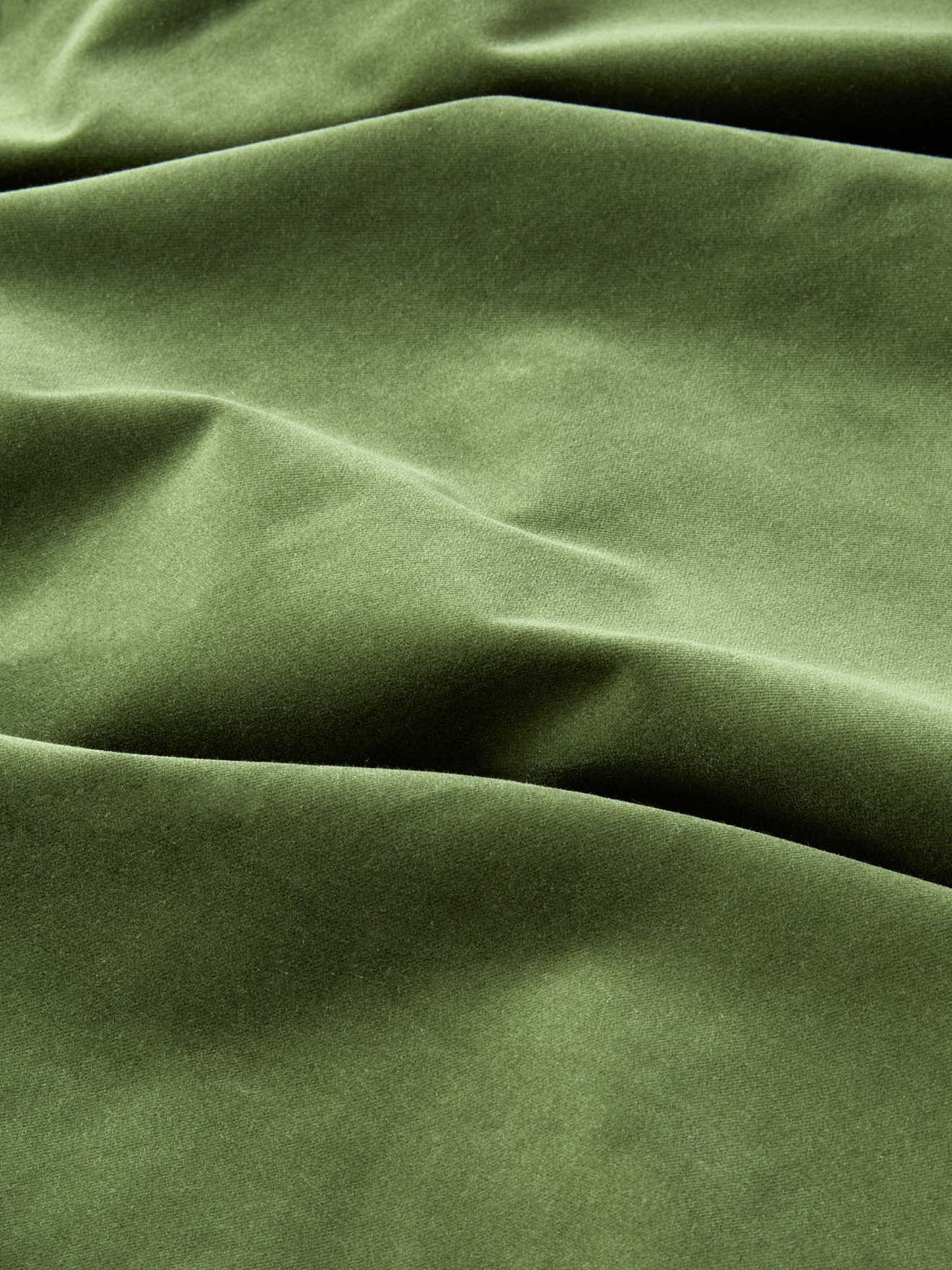 Velour curtain with header tape