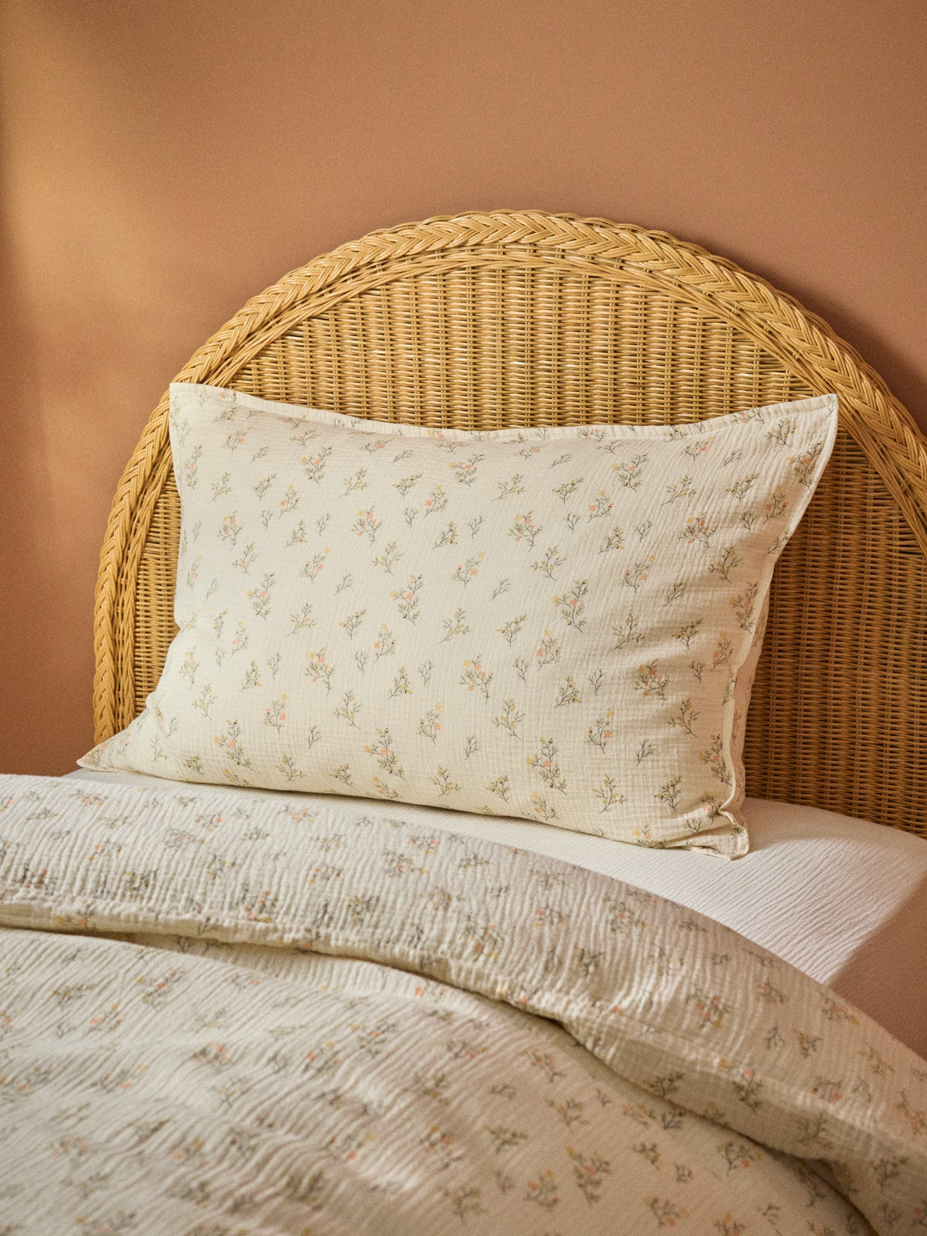 Ava cotton gauze pillowcase