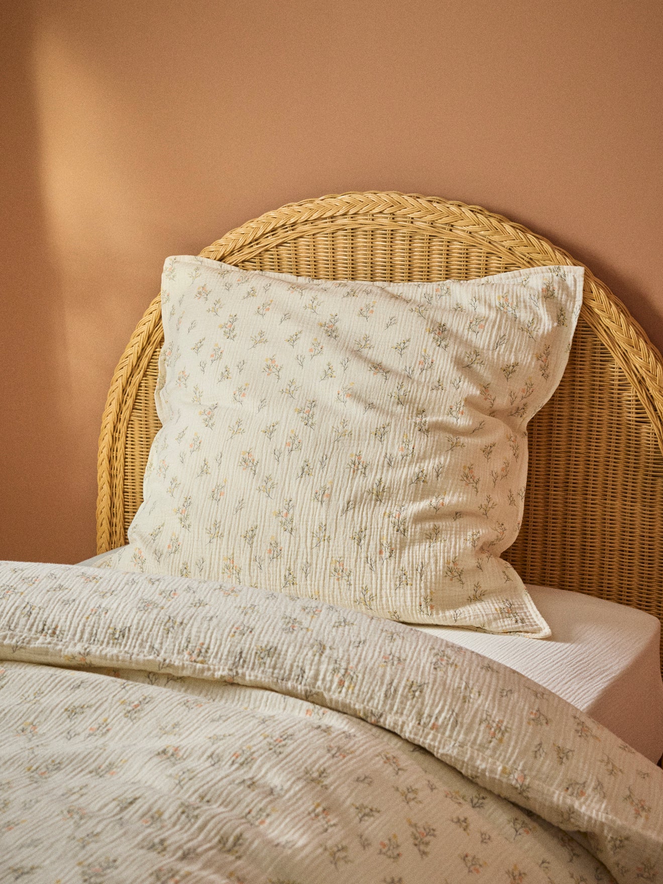 Ava cotton gauze pillowcase