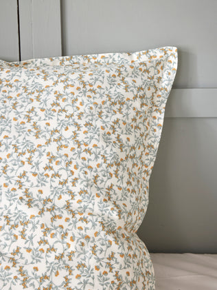 Wild Berries pillowcase in cotton percale