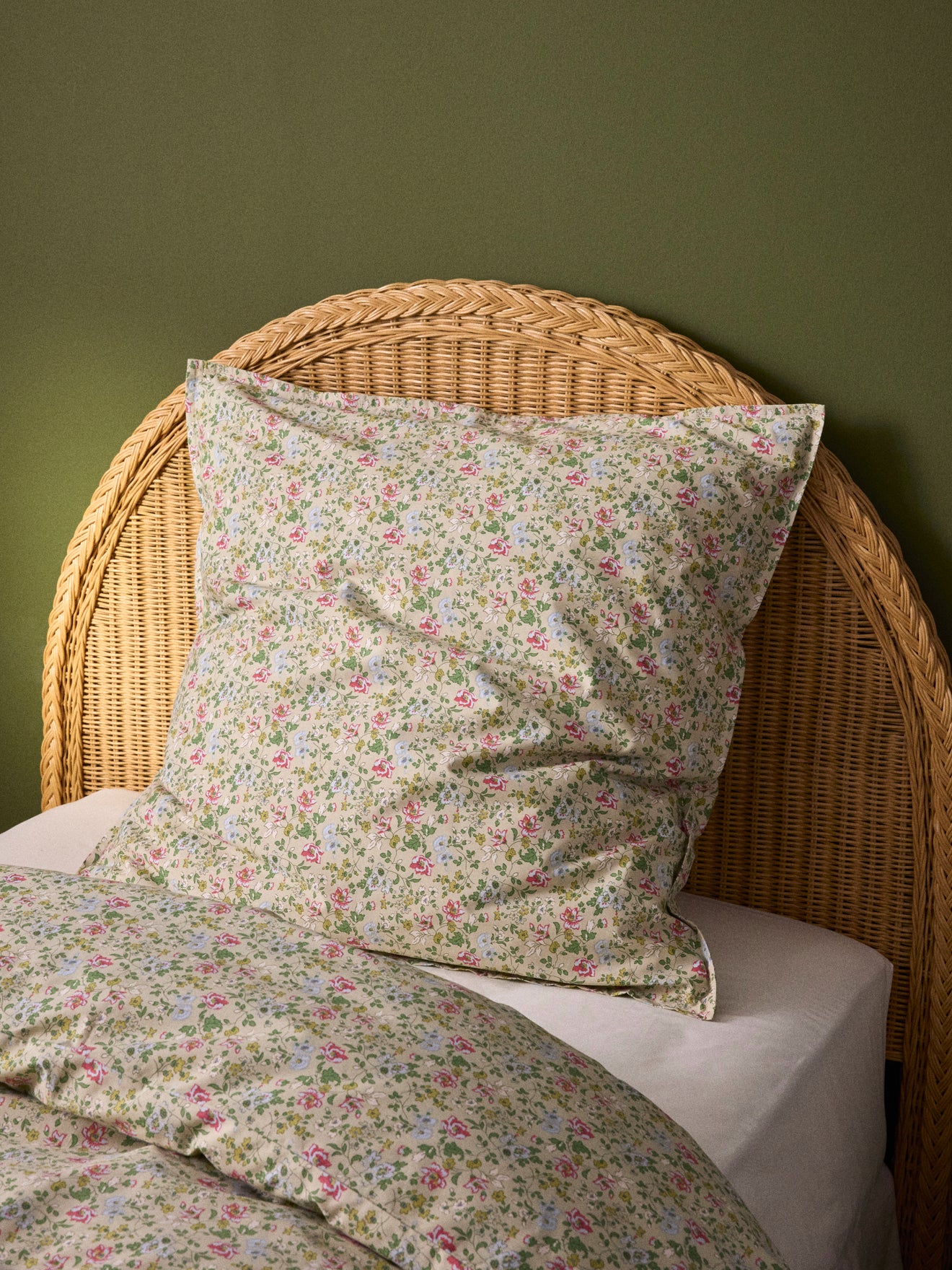 Alma cotton percale pillowcase