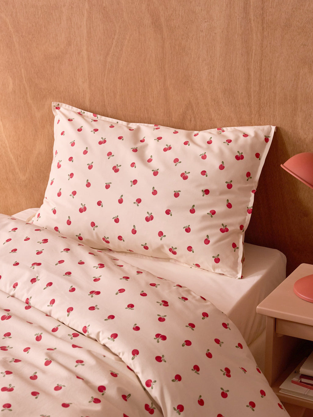 Lady Apple cotton percale pillowcase