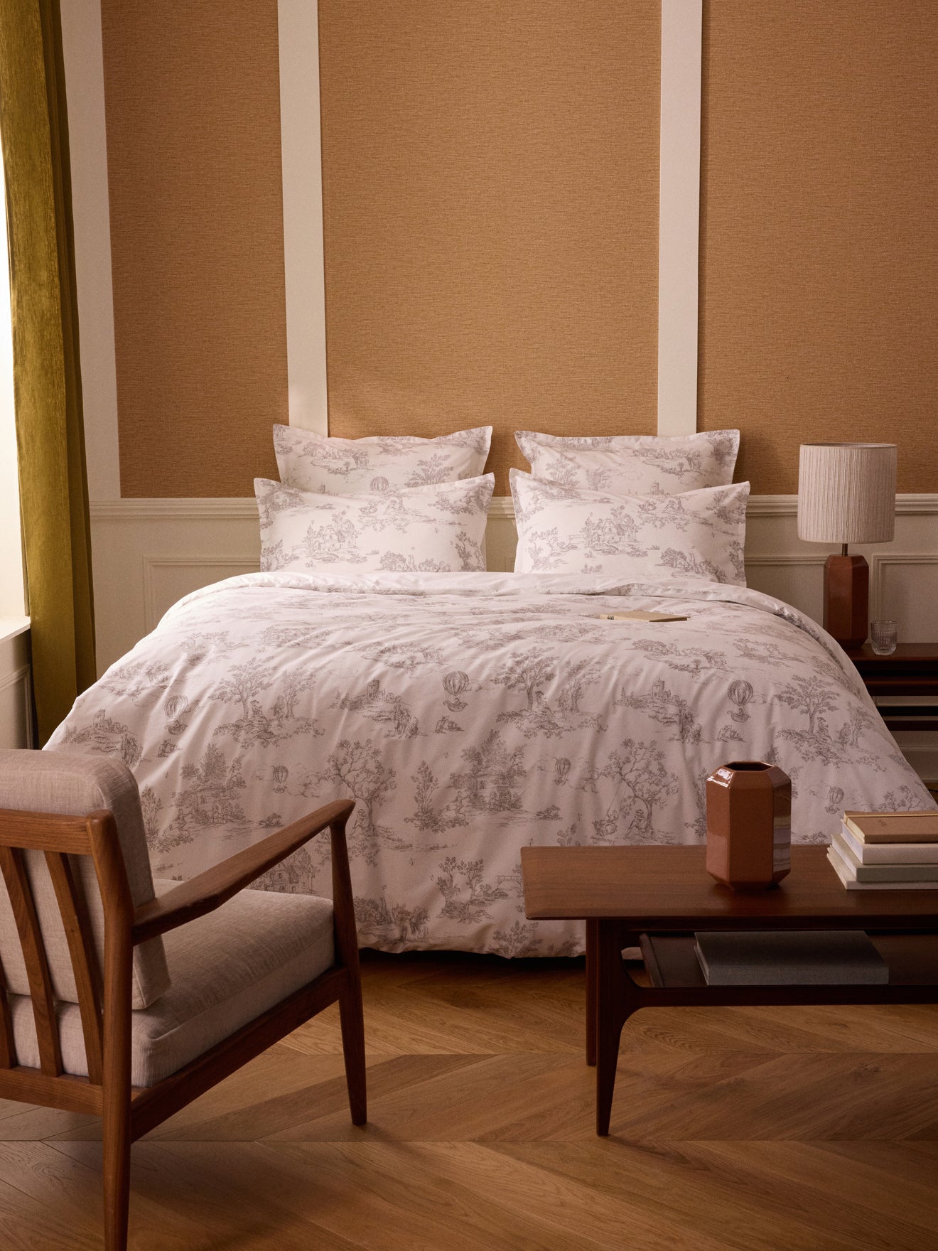 Toile de Jouy inspired cotton percale duvet cover